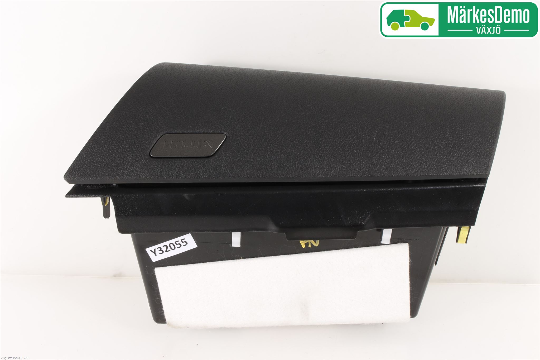 Toyota HILUX 16- Handskfack