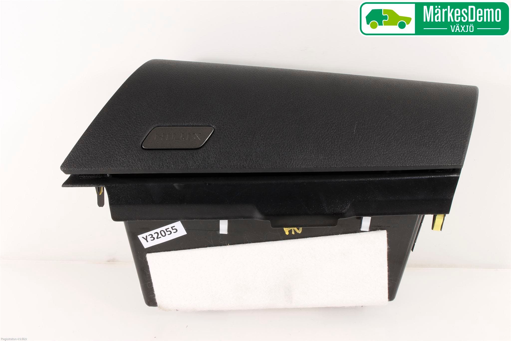 Toyota HILUX 16- Handskfack