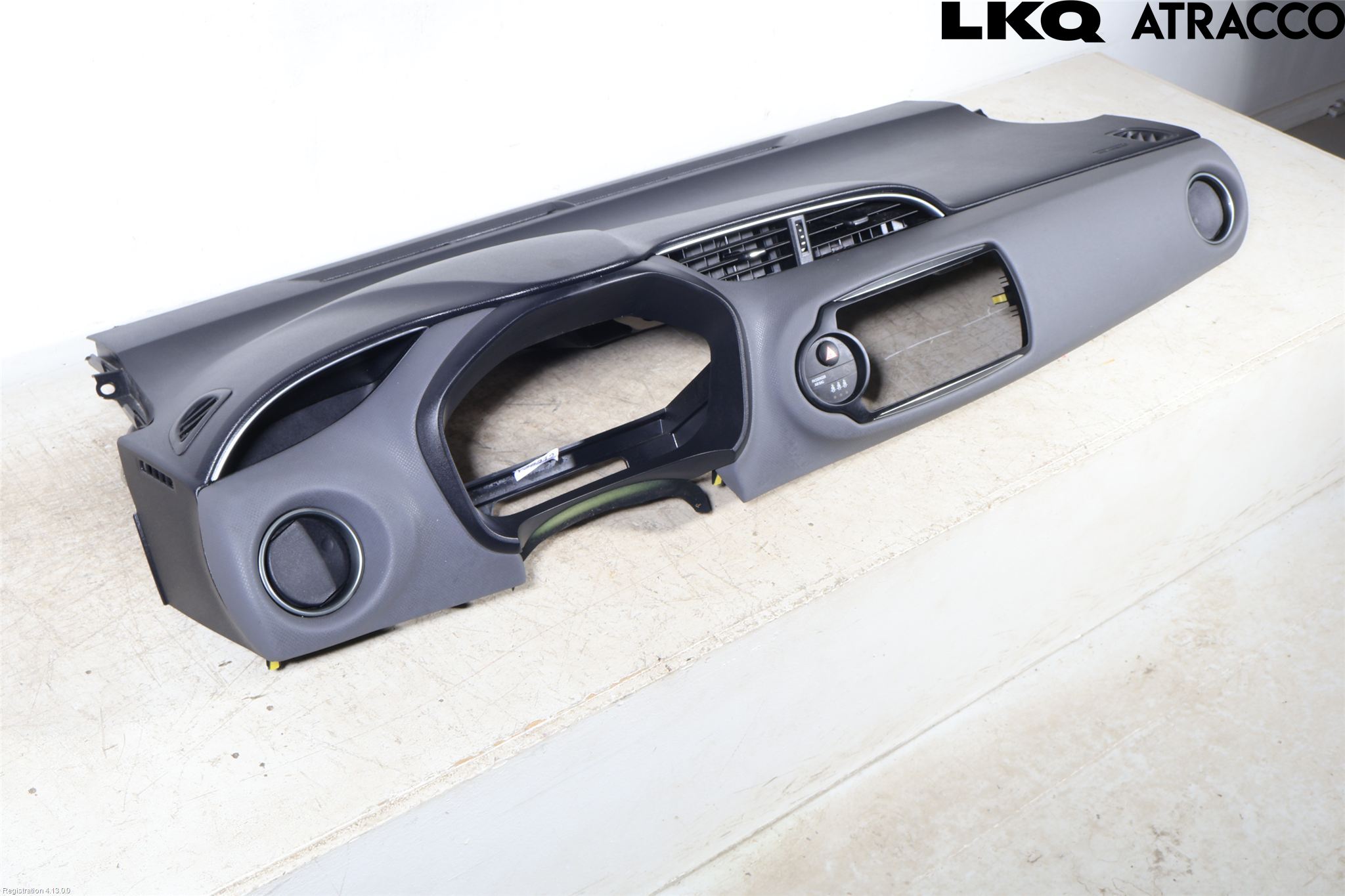 Toyota YARIS XP130 15-20 Instrumentbräda
