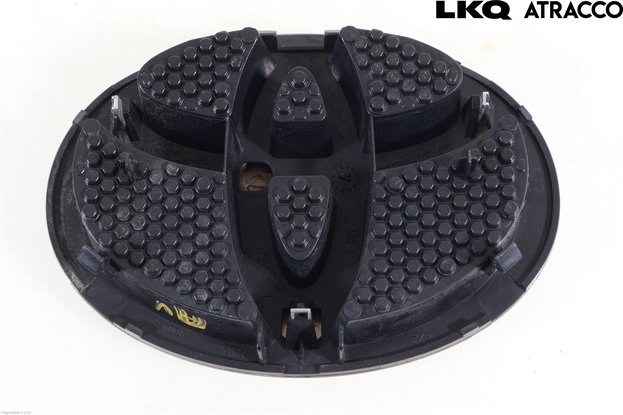 Toyota YARIS XP130 12-14 Emblem