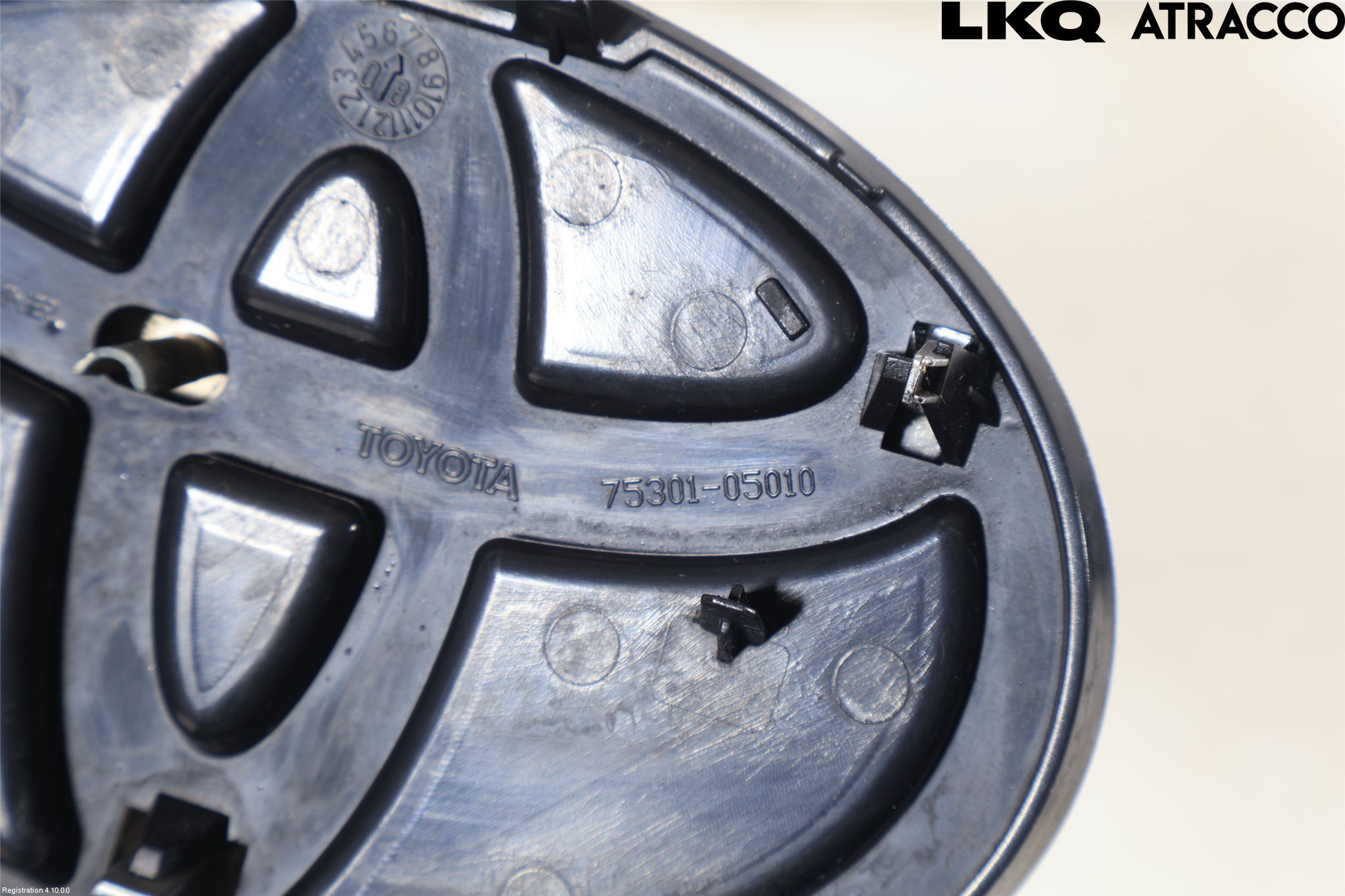 Toyota AVENSIS 07-08 Emblem