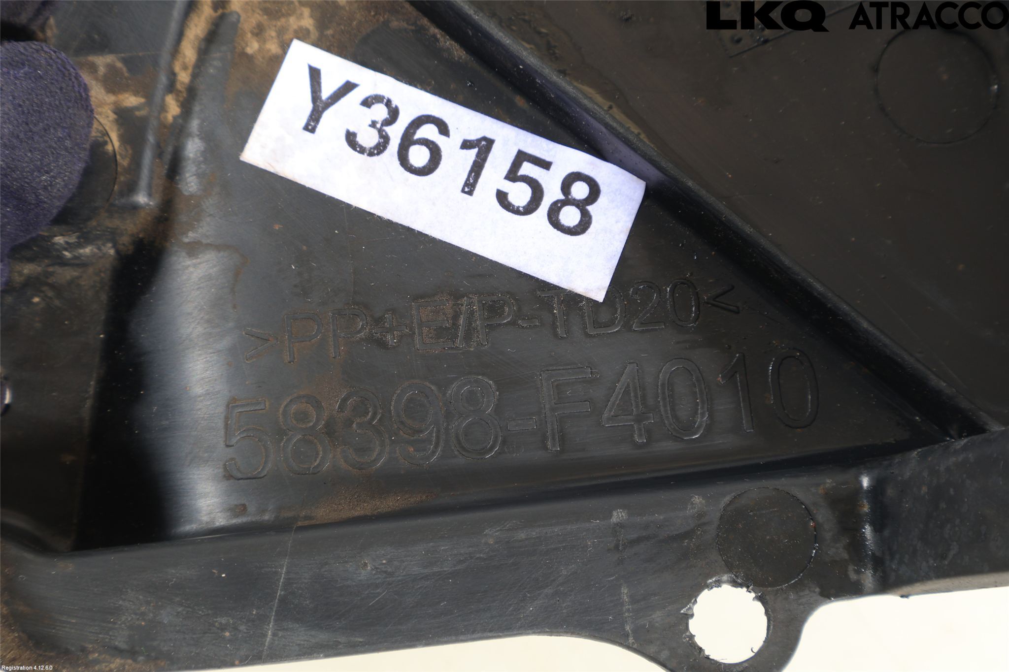 Toyota C-HR 16-23 Hasplåt Plåt-Plast