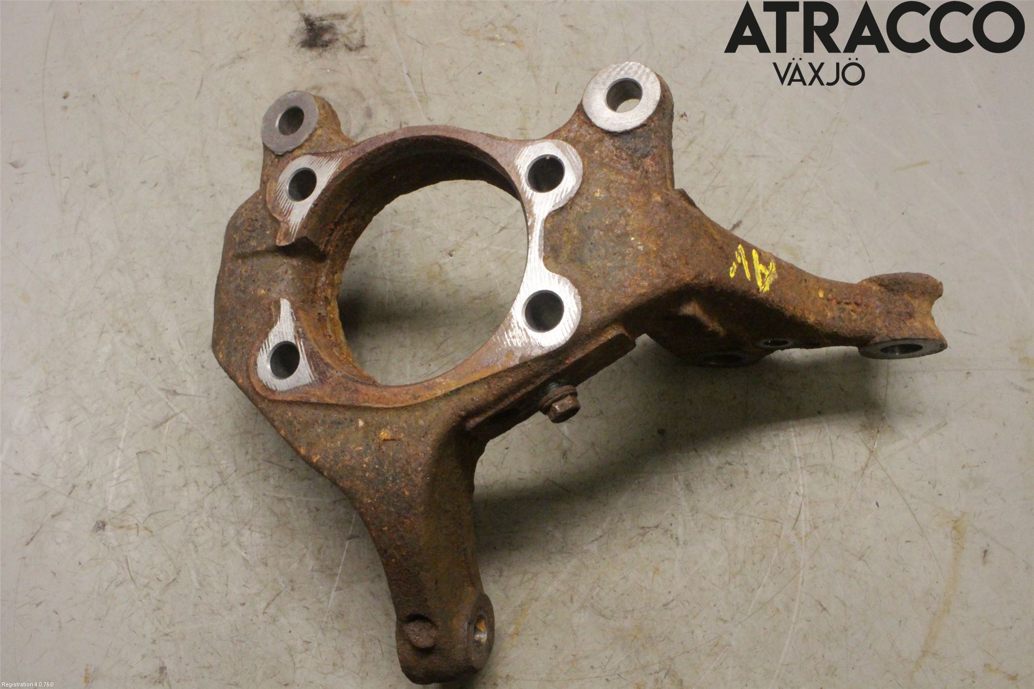 Toyota VERSO 09-18 Styrspindel Lagerhus Vä