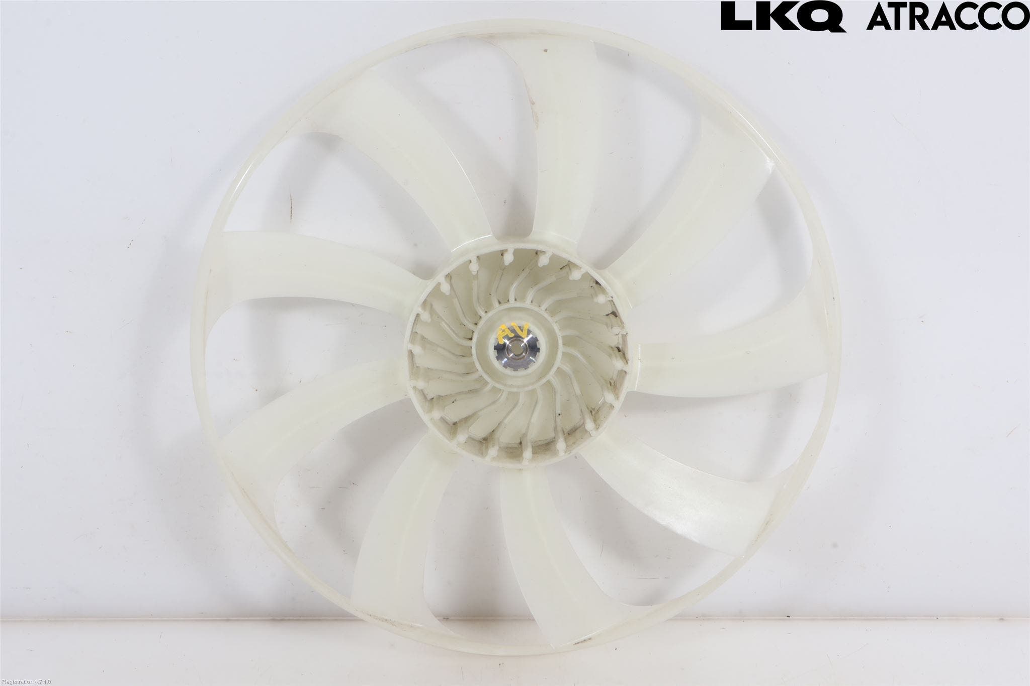 Toyota YARIS CROSS XP21 21- Kylfläkt-Vinge