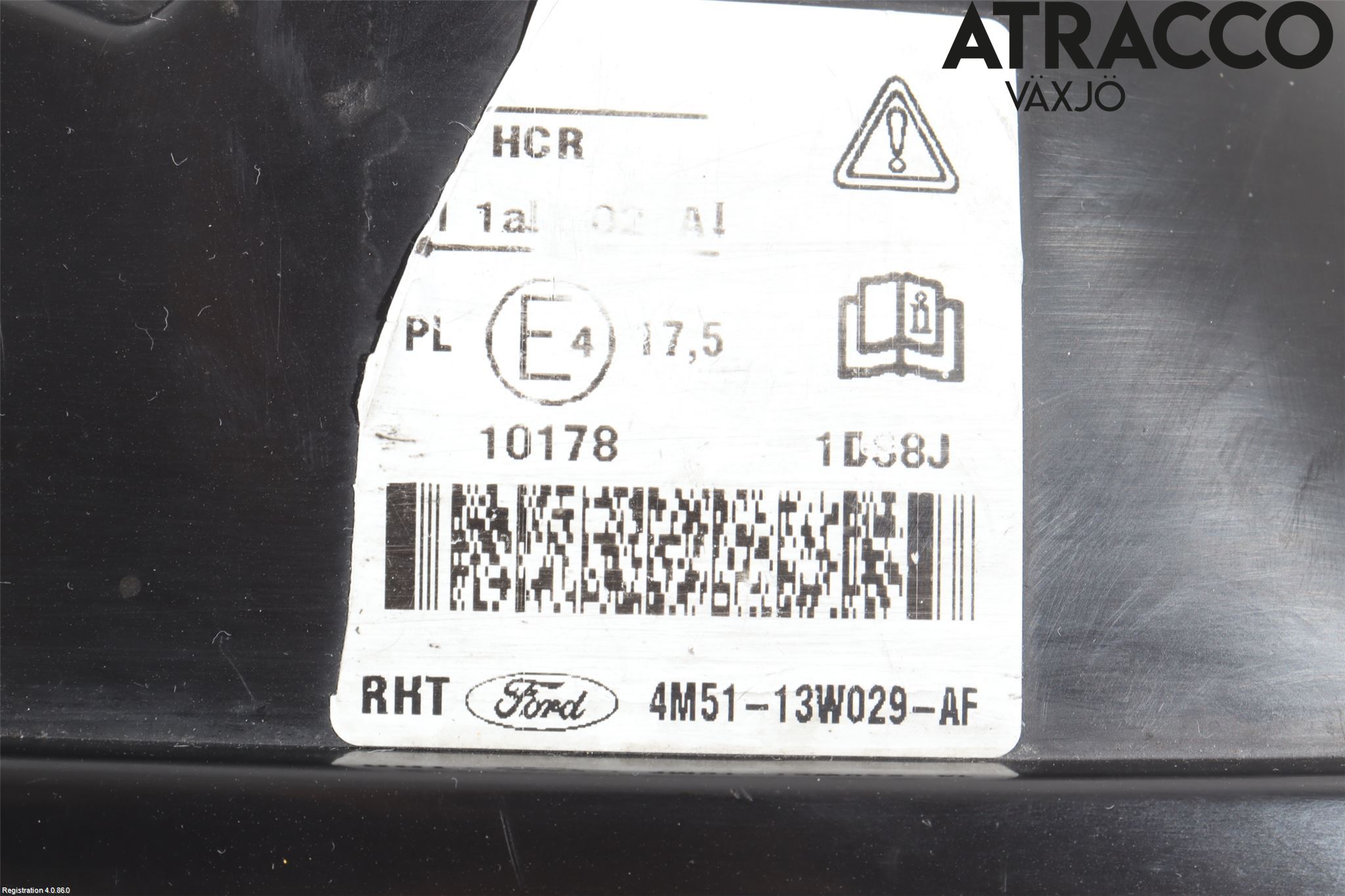 Ford FOCUS     04-07 Strålkastare Höger