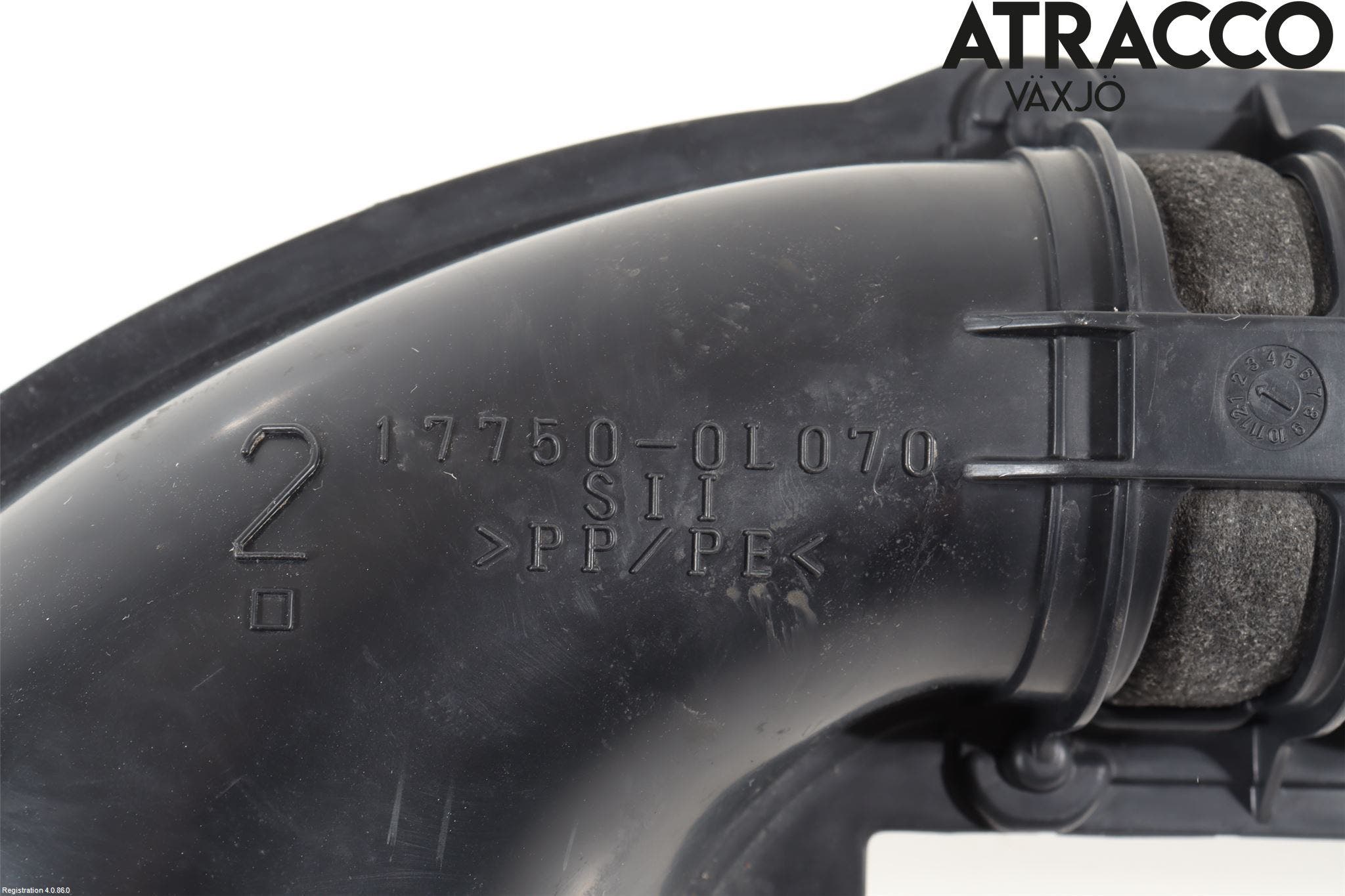 Toyota HILUX 16- Förg-Bälg-Rör Mot Luftr