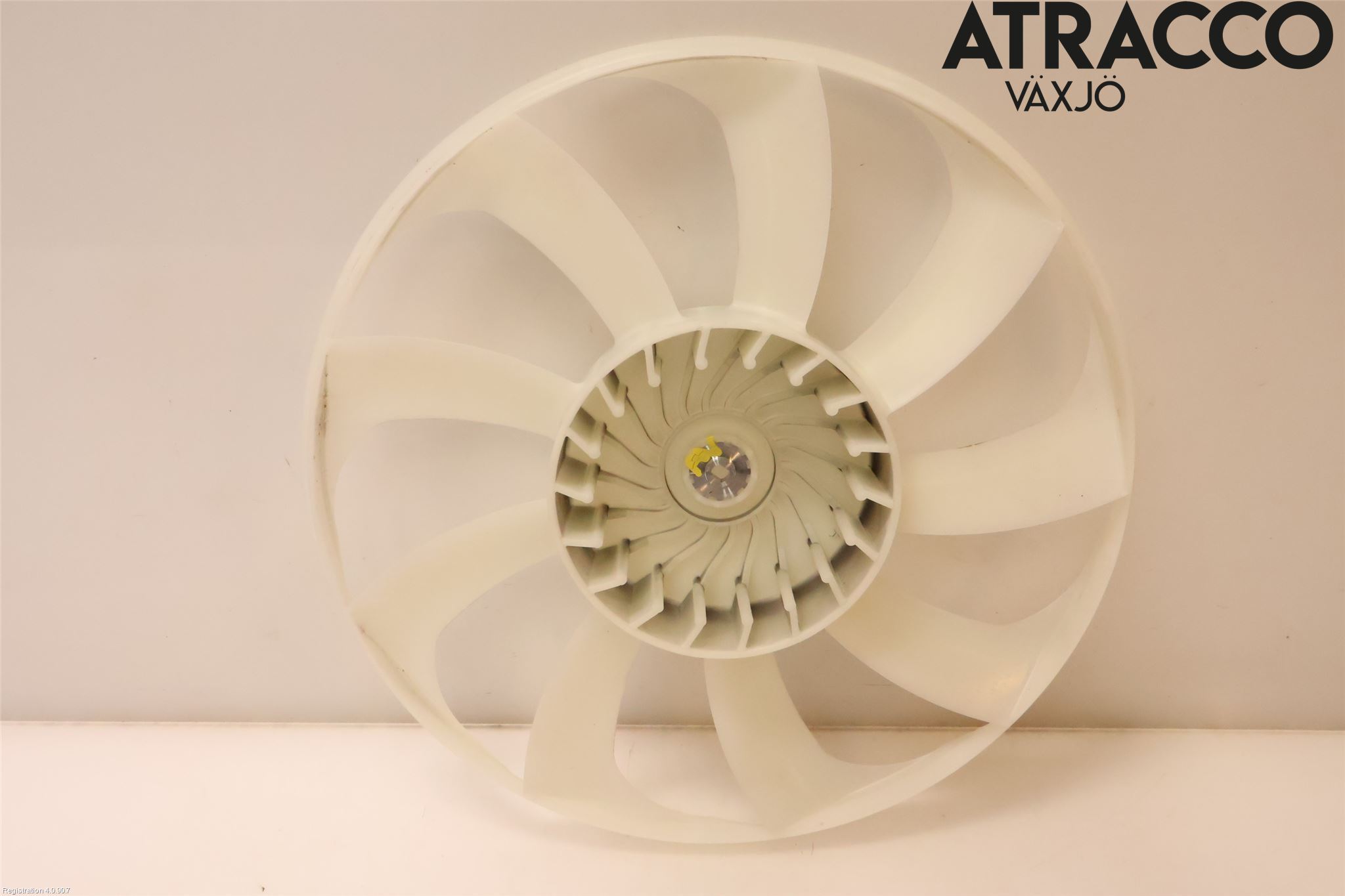 Mitsubishi SPACE STAR 13- Kylfläkt-Vinge