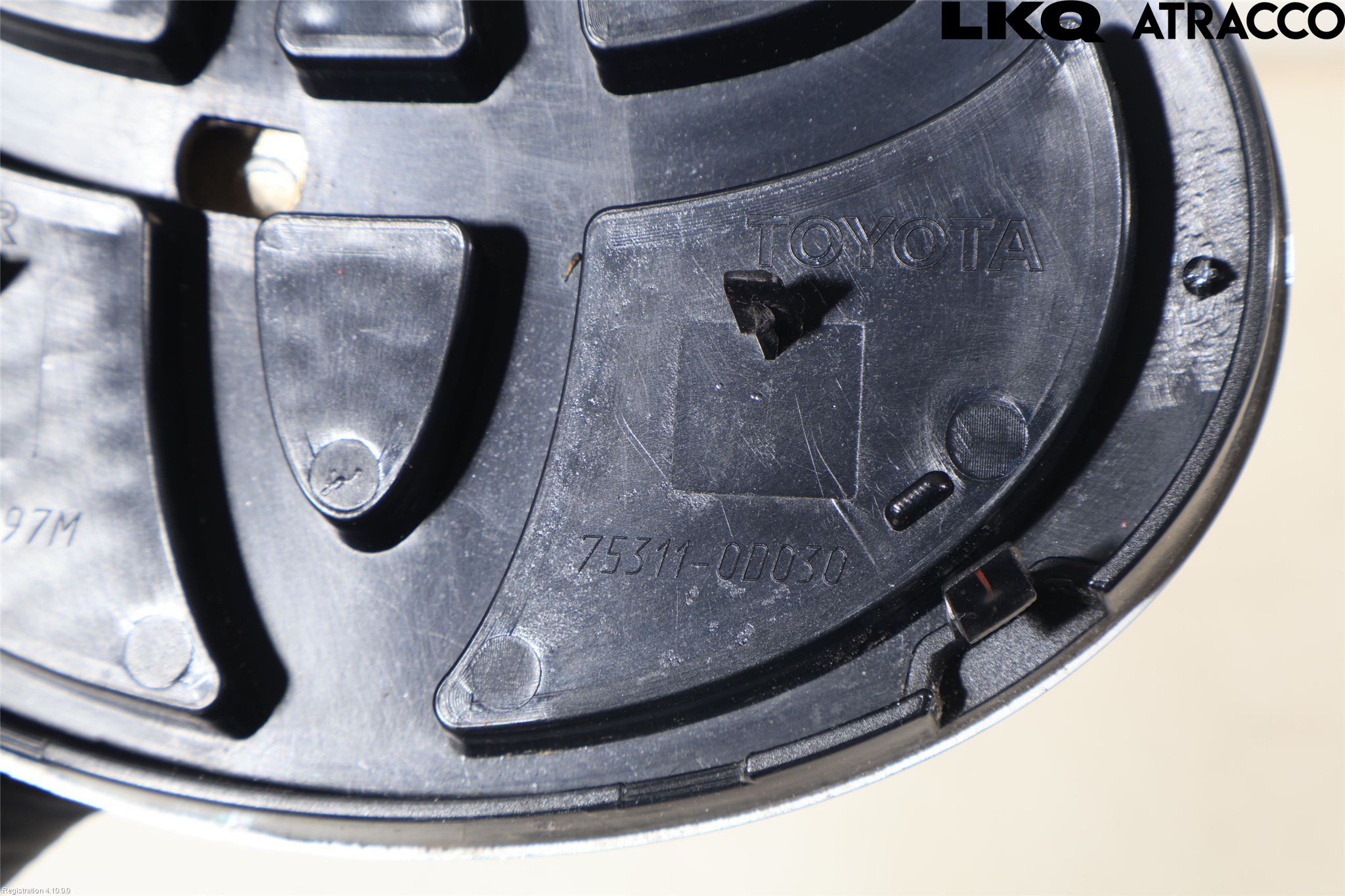 Toyota YARIS XP90 06-11 Emblem