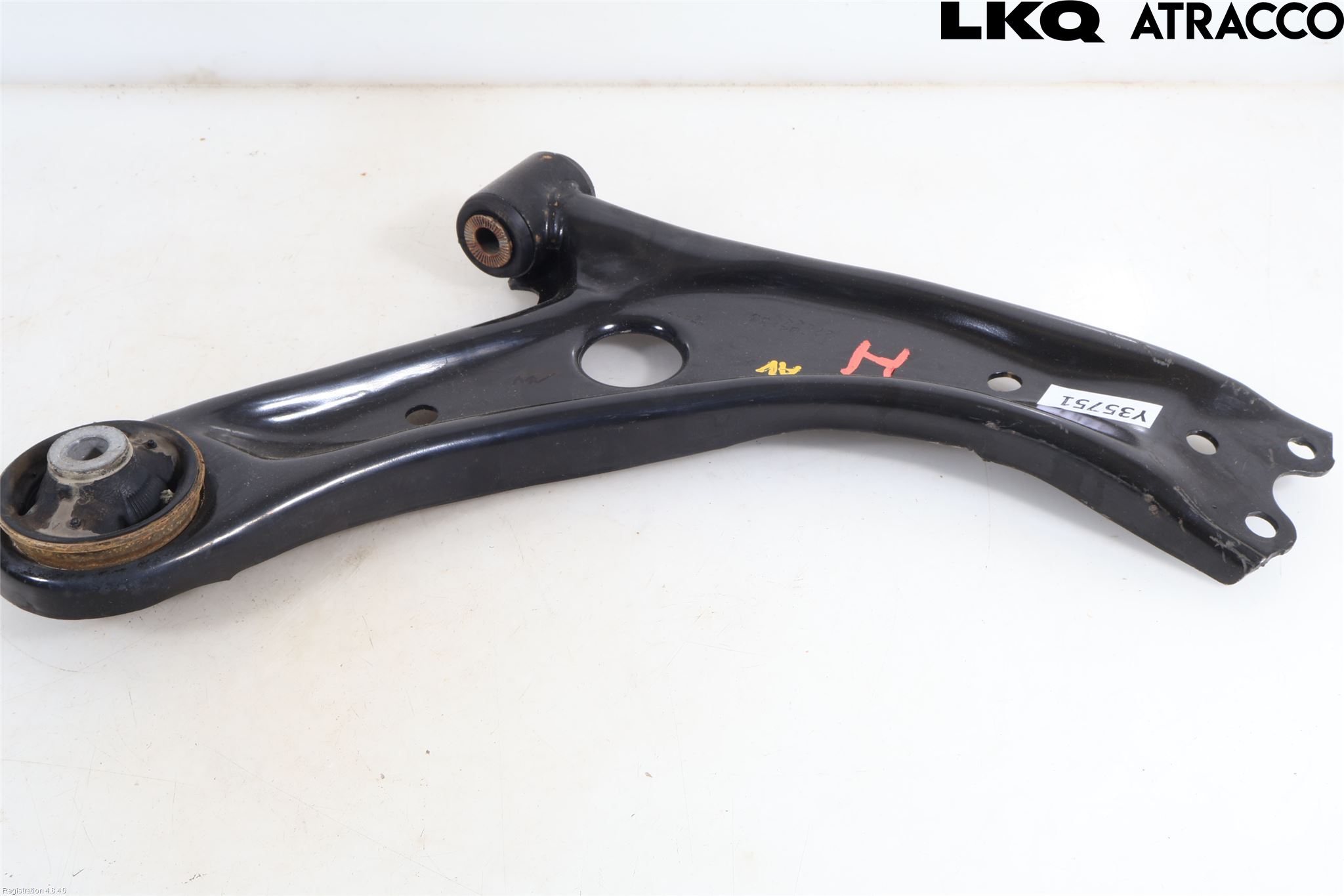 Toyota YARIS XP21 20- Bärarm Fram Undre Hö