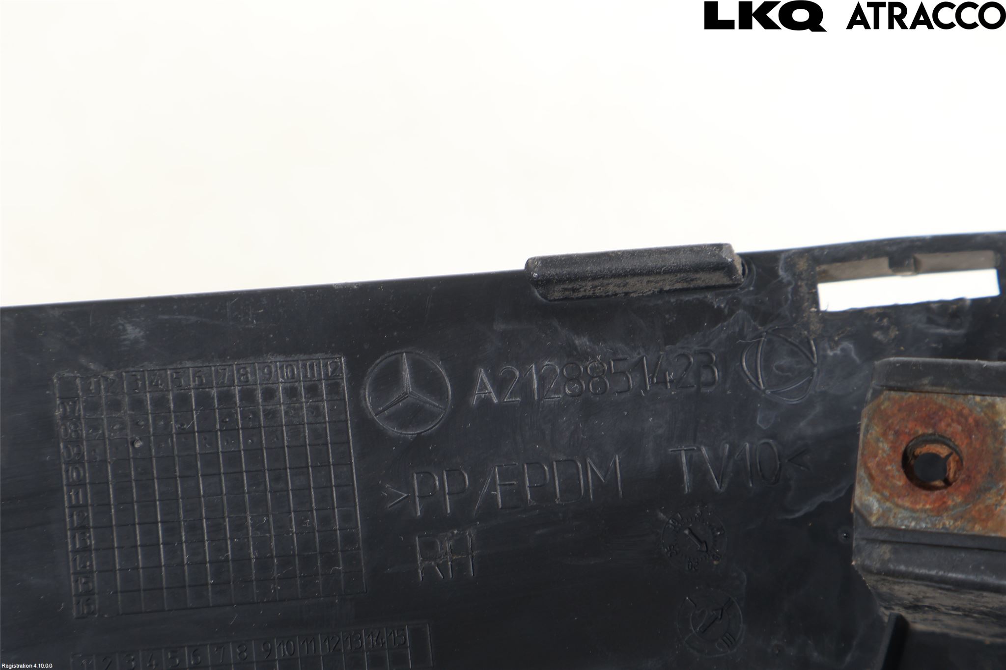 Mercedes-Benz MB E-KLASS (W212) 09-16 Dimljussarg Fram