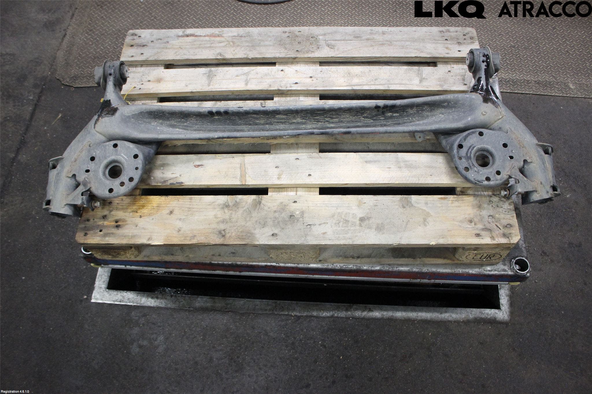 Toyota YARIS CROSS XP21 21- Bakaxelbalk