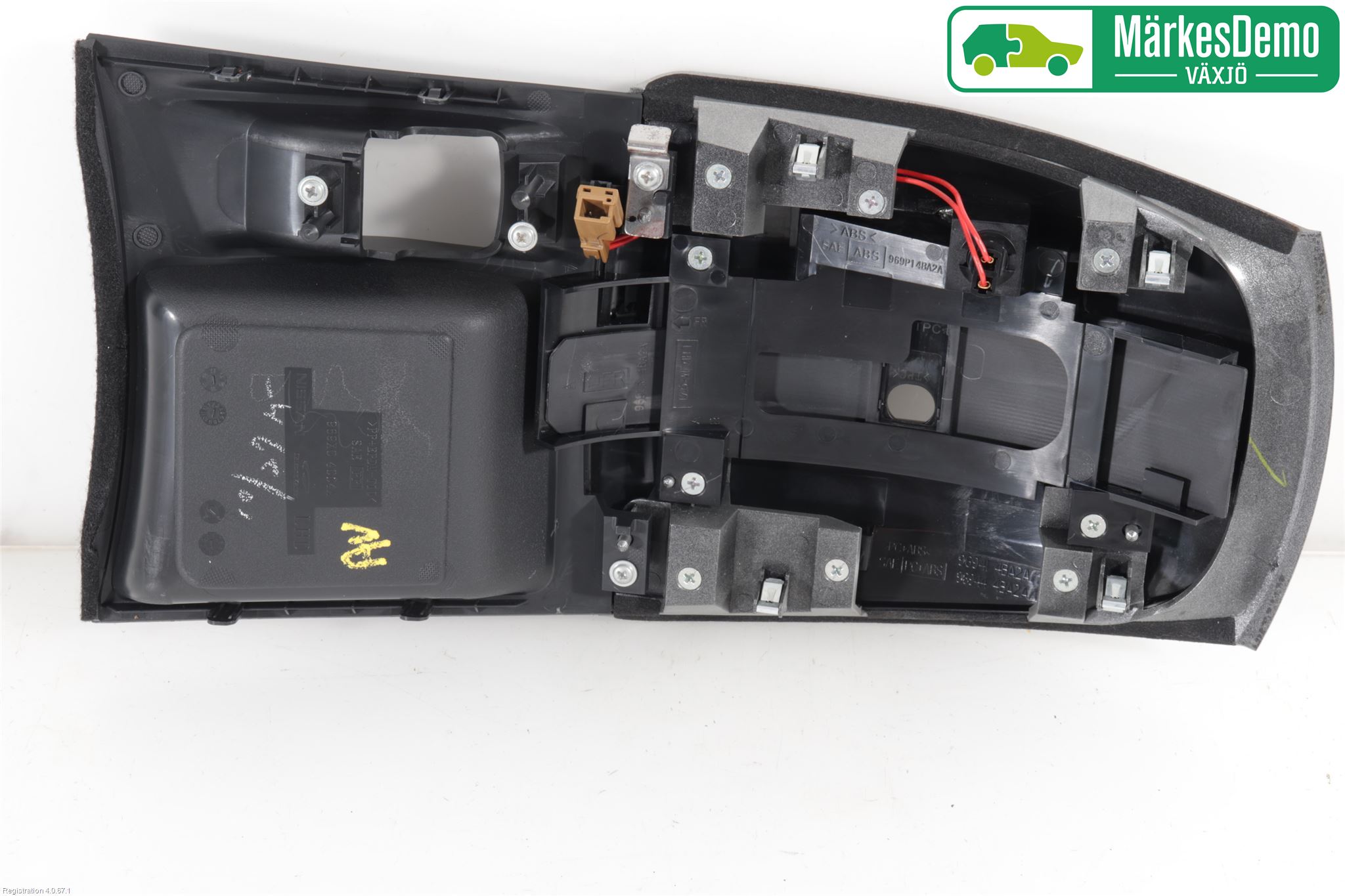 Nissan X-TRAIL 14-21 Instrumentkonsoll Mitt