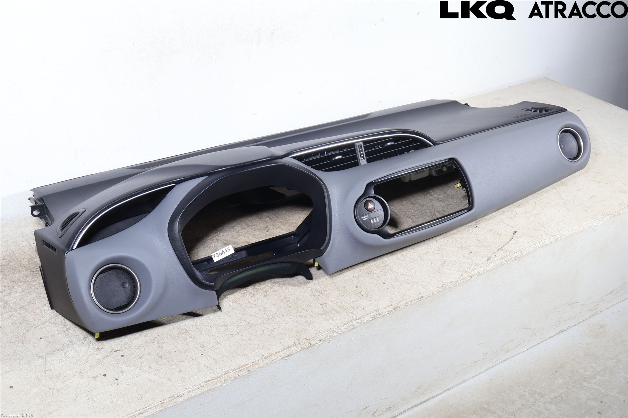 Toyota YARIS XP130 15-20 Instrumentbräda
