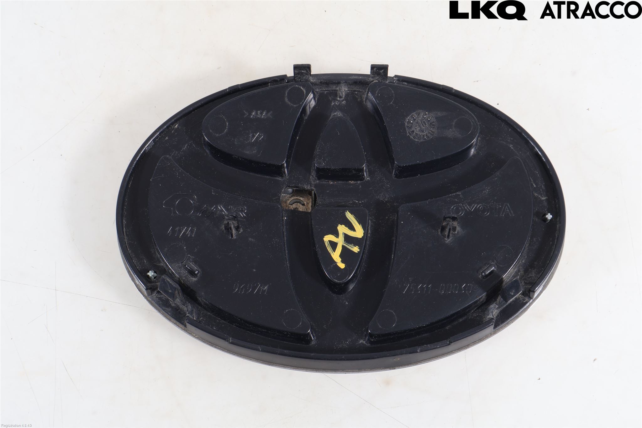 Toyota YARIS XP90 06-11 Emblem