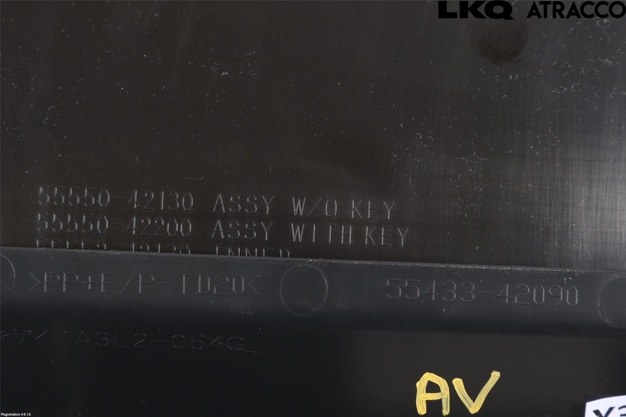 Toyota RAV4 19- Handskfack