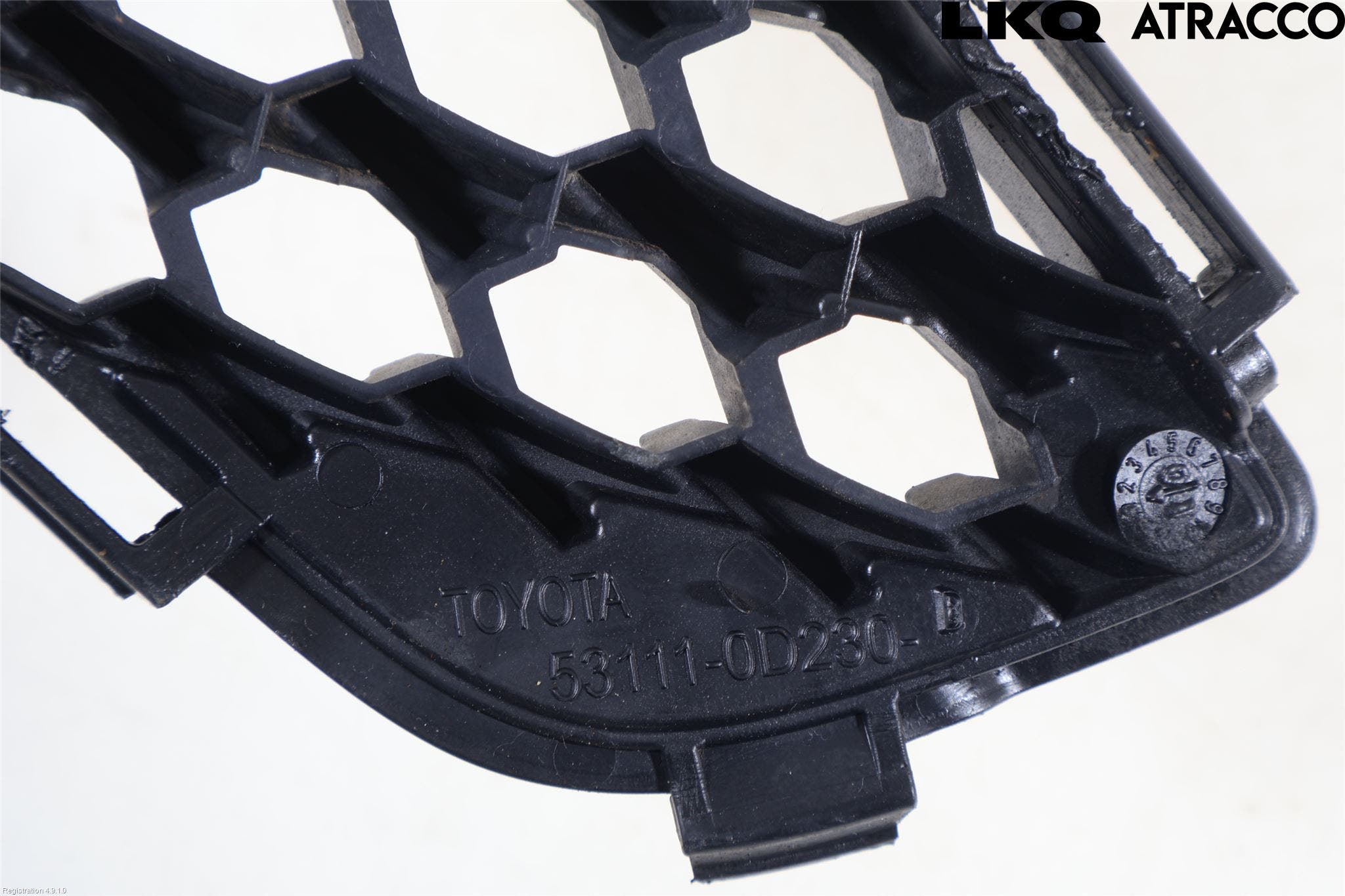 Toyota YARIS XP90 06-11 Grill Komp