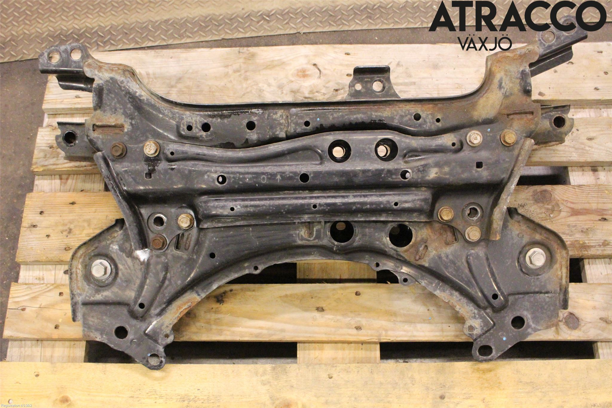 Toyota AURIS 13-19 Framvagnsbalk