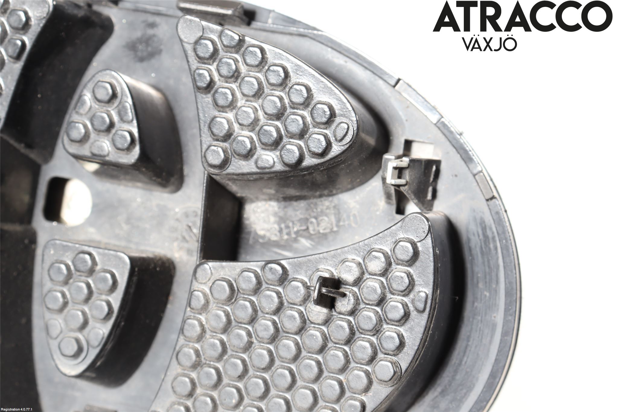 Toyota YARIS XP130 12-14 Emblem