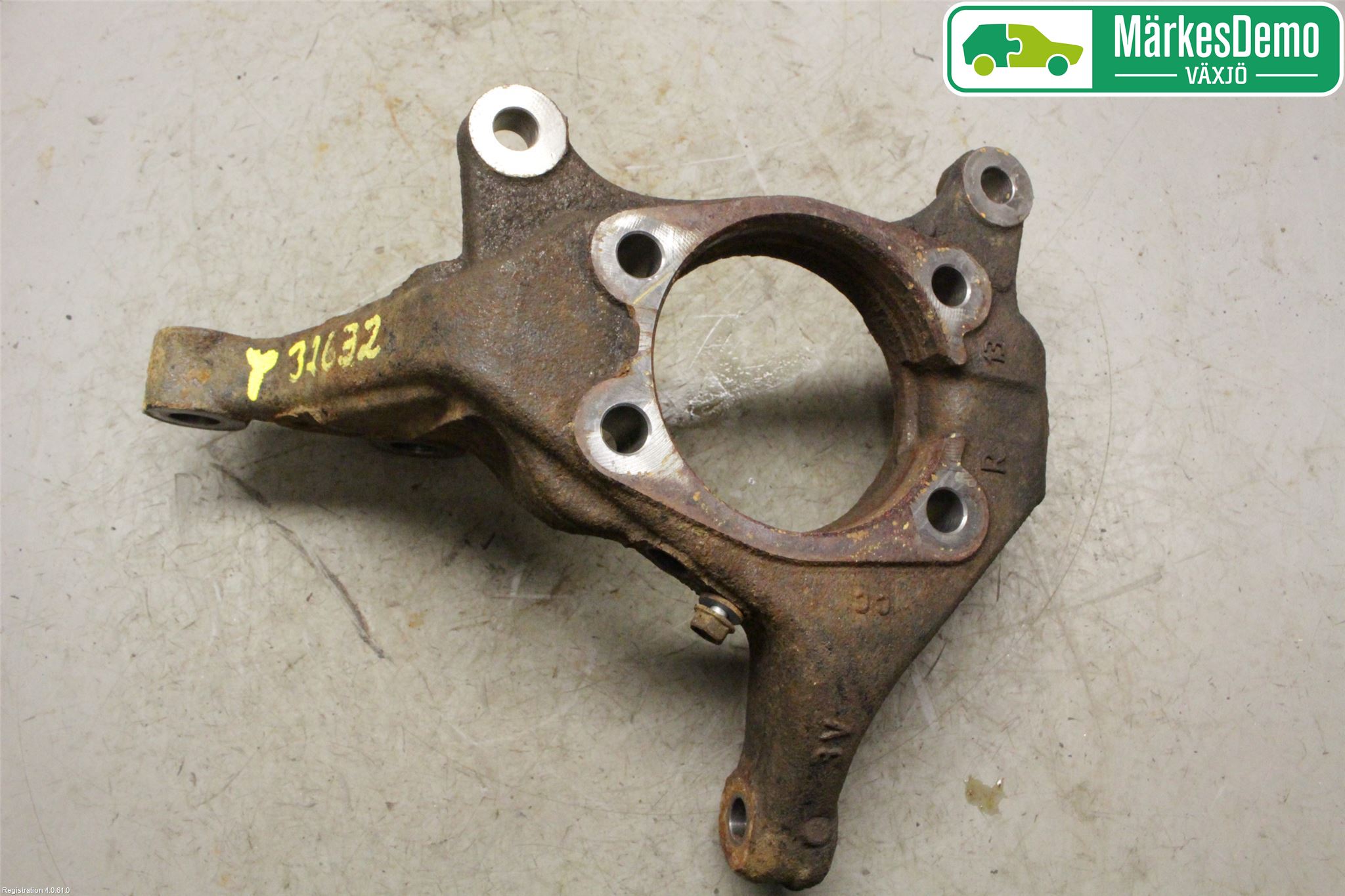 Toyota RAV4 13-18 Styrspindel Lagerhus Hö