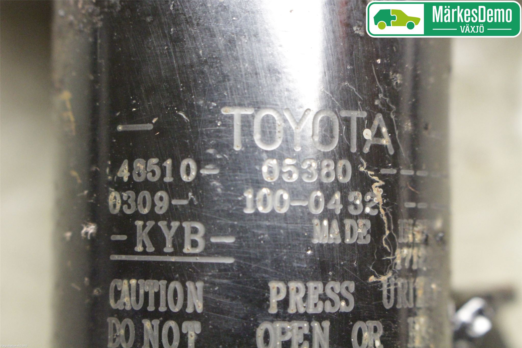 Toyota AVENSIS 16-18 Fjäderben Fram Höger