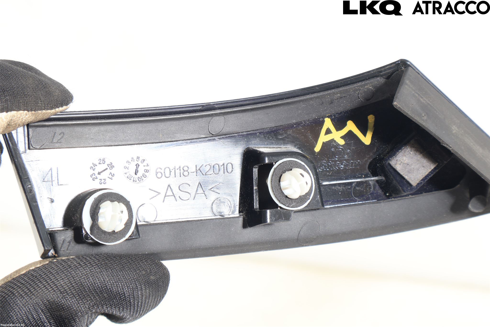 Toyota YARIS CROSS XP21 21- List Vä