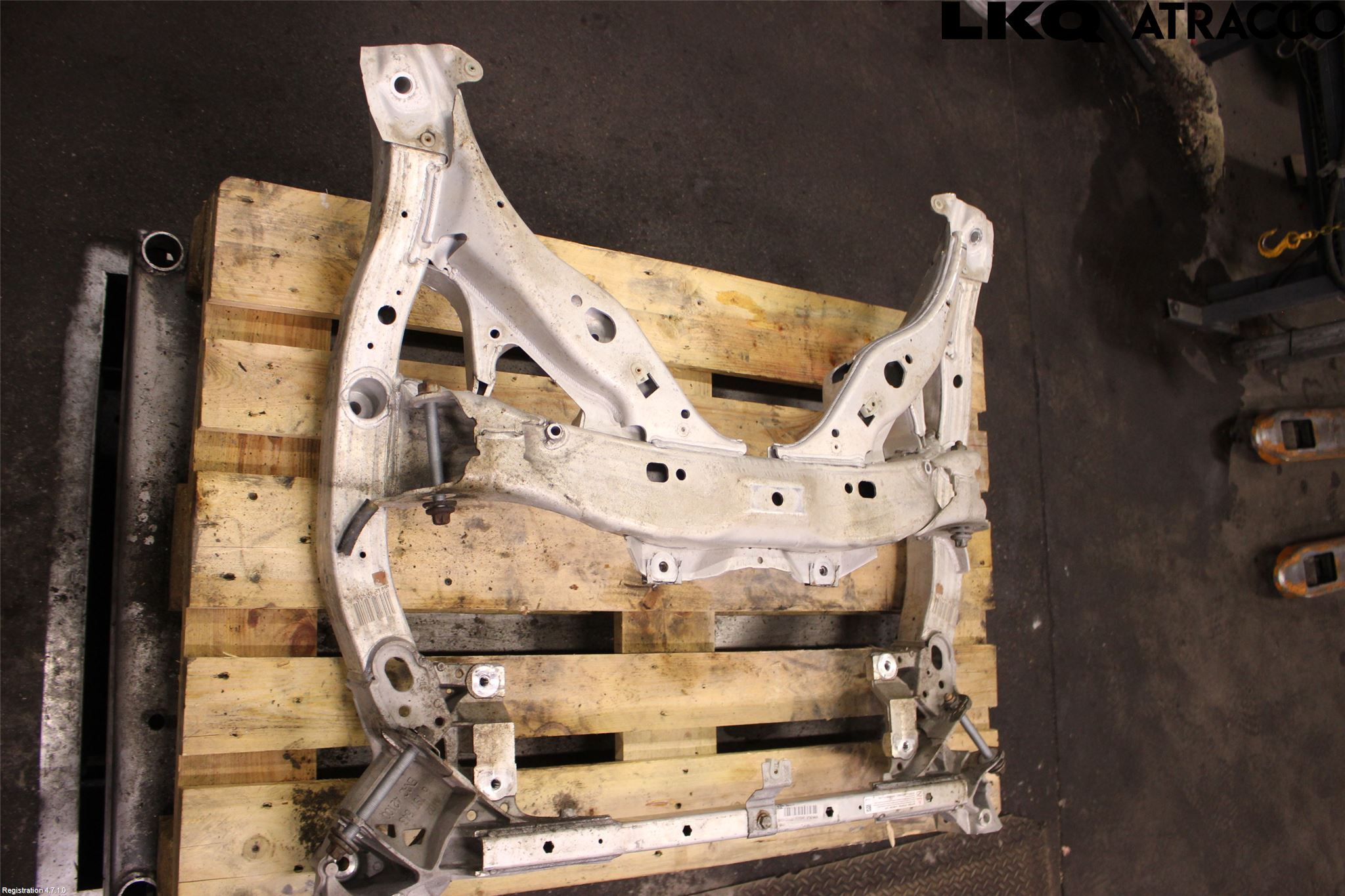 BMW 5 F10/F11/F18 09-17 Framvagnsbalk