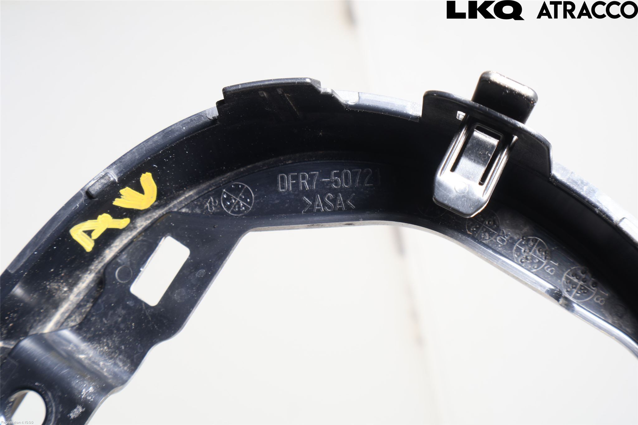 Mazda CX-30 20- Emblem