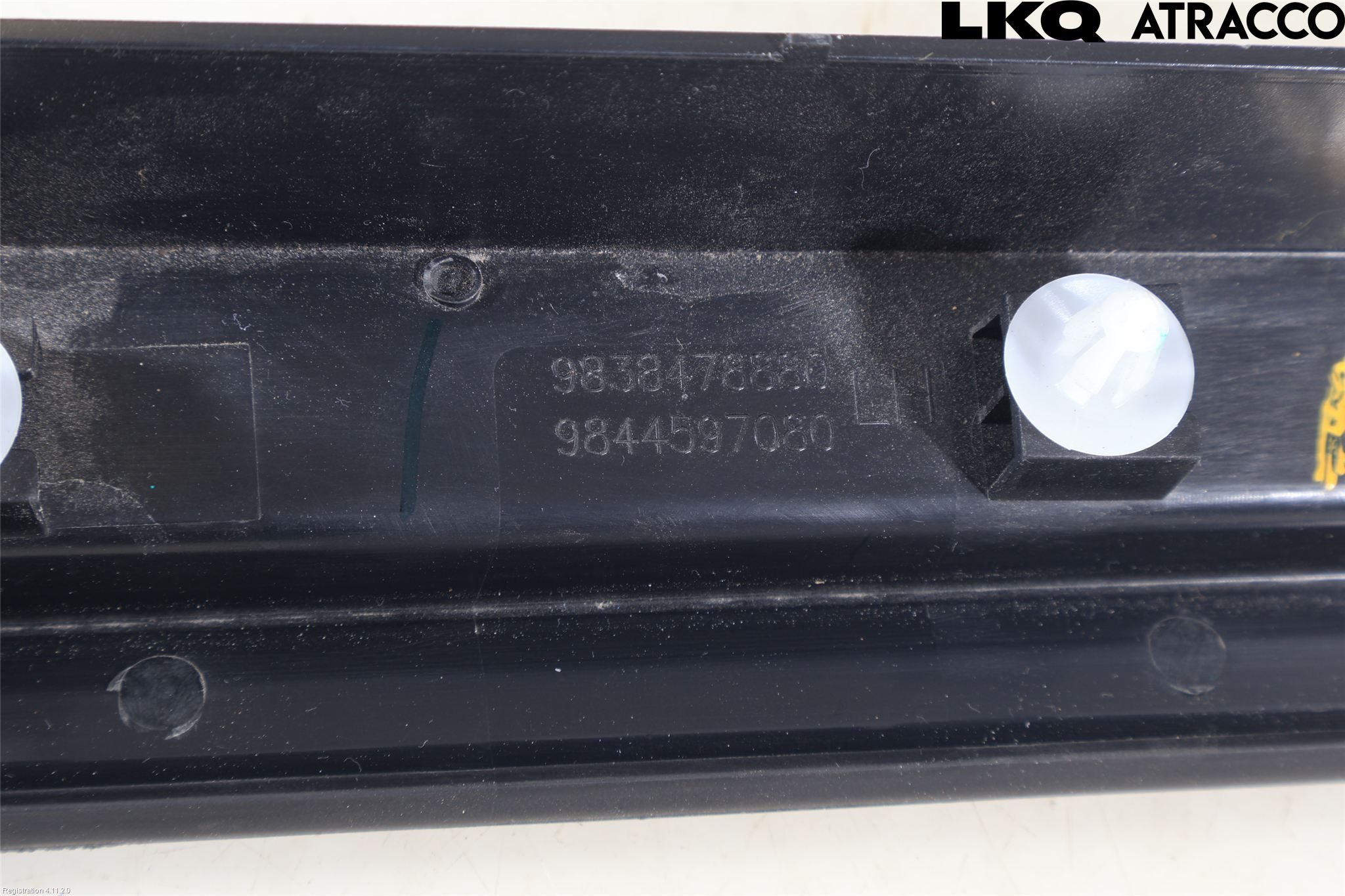 Peugeot 408 22- Bakluckeöppnare Automatisk