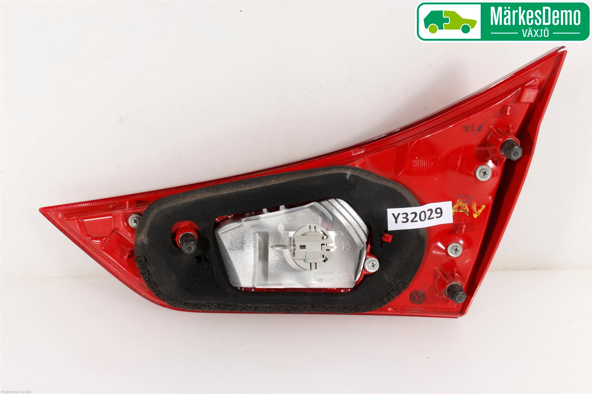 Toyota AURIS 13-19 Bakljus Lucka Vä