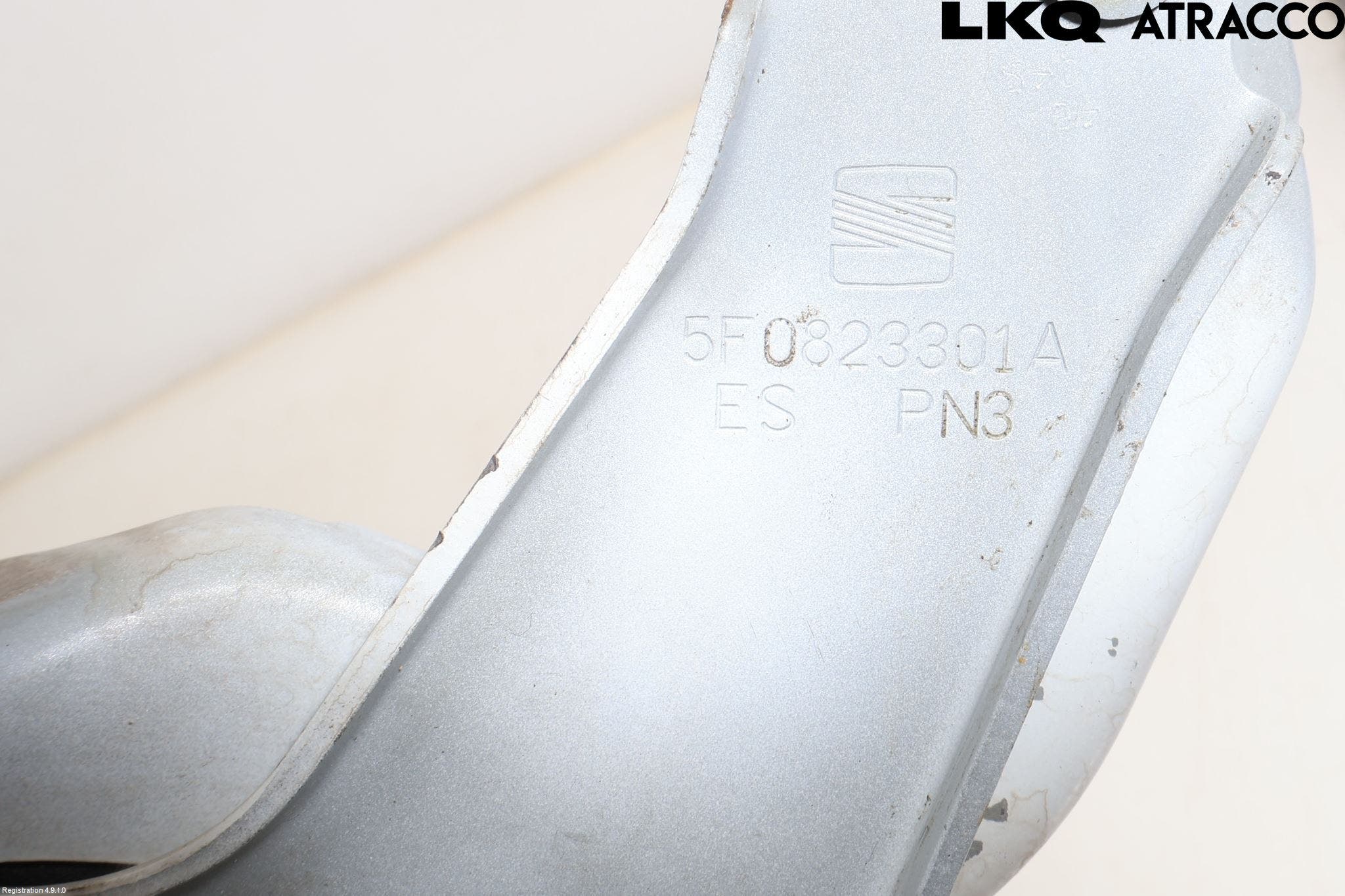 Seat LEON 13-20 Huvgångjärn