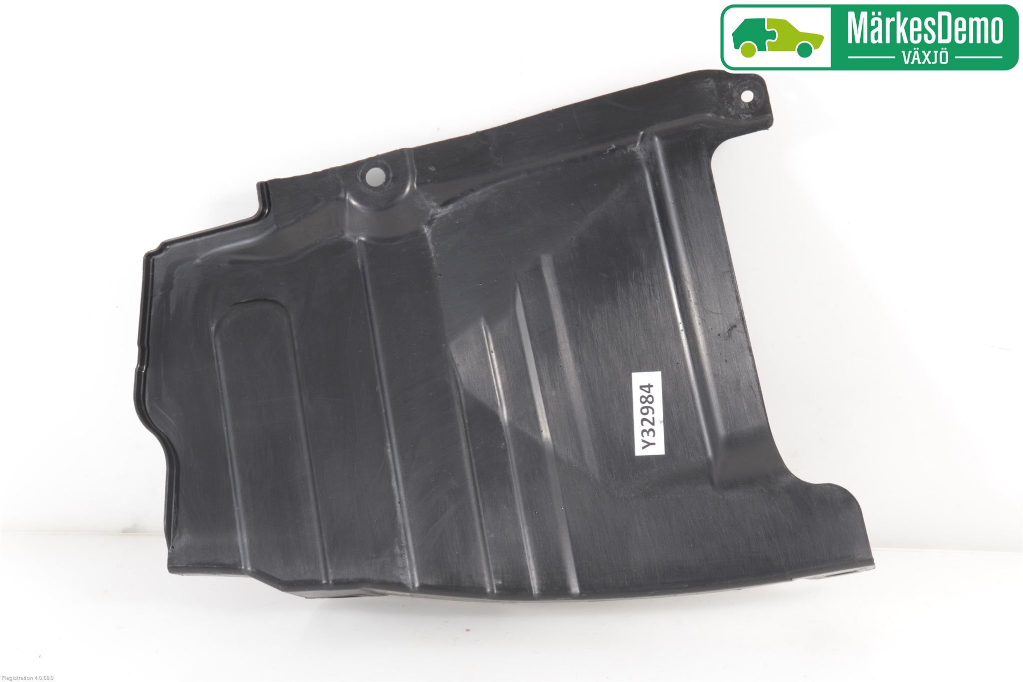 Toyota RAV4 13-18 Hasplåt Plåt-Plast