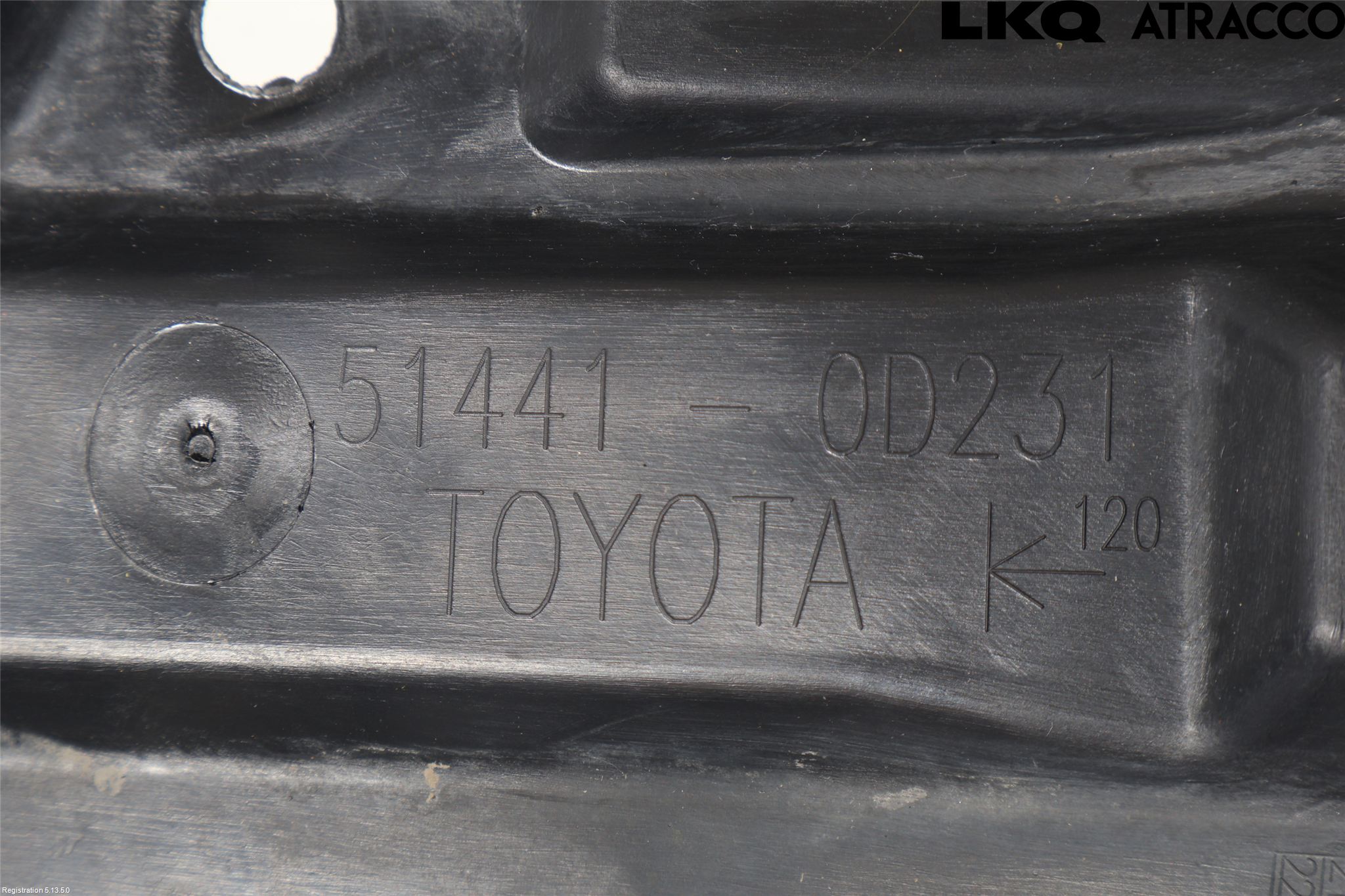 Toyota YARIS XP130 15-20 Hasplåt Plåt-Plast