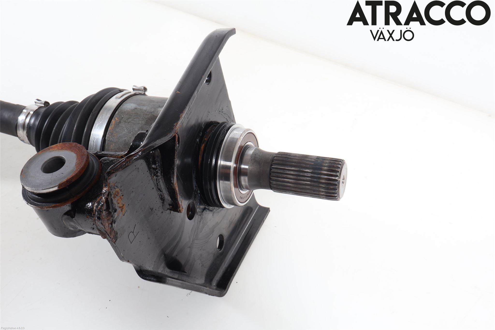 Isuzu D-MAX Drivaxel Fram Höger