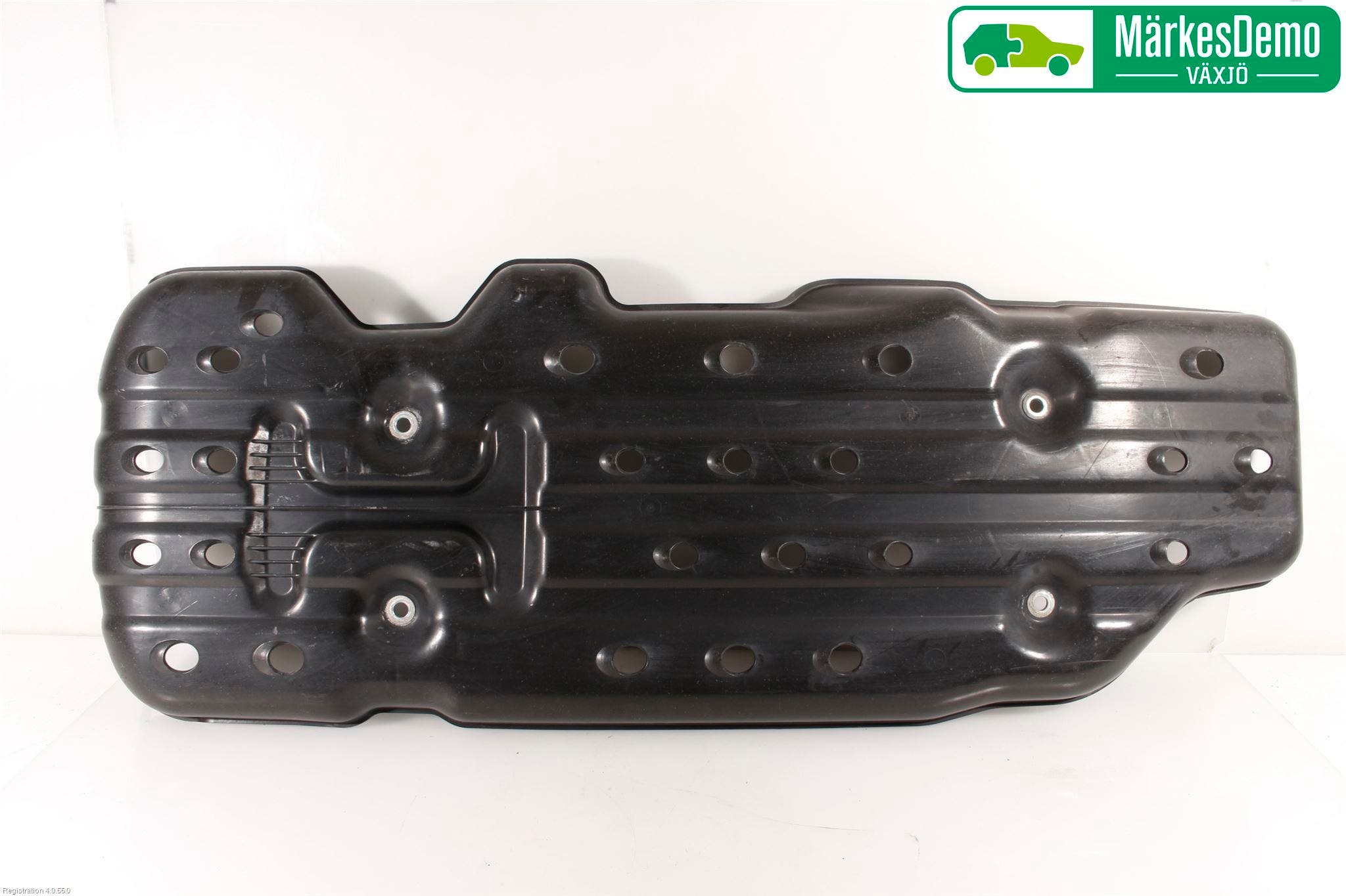 Toyota HILUX 05-16 Bränsletank Skyddsplåt