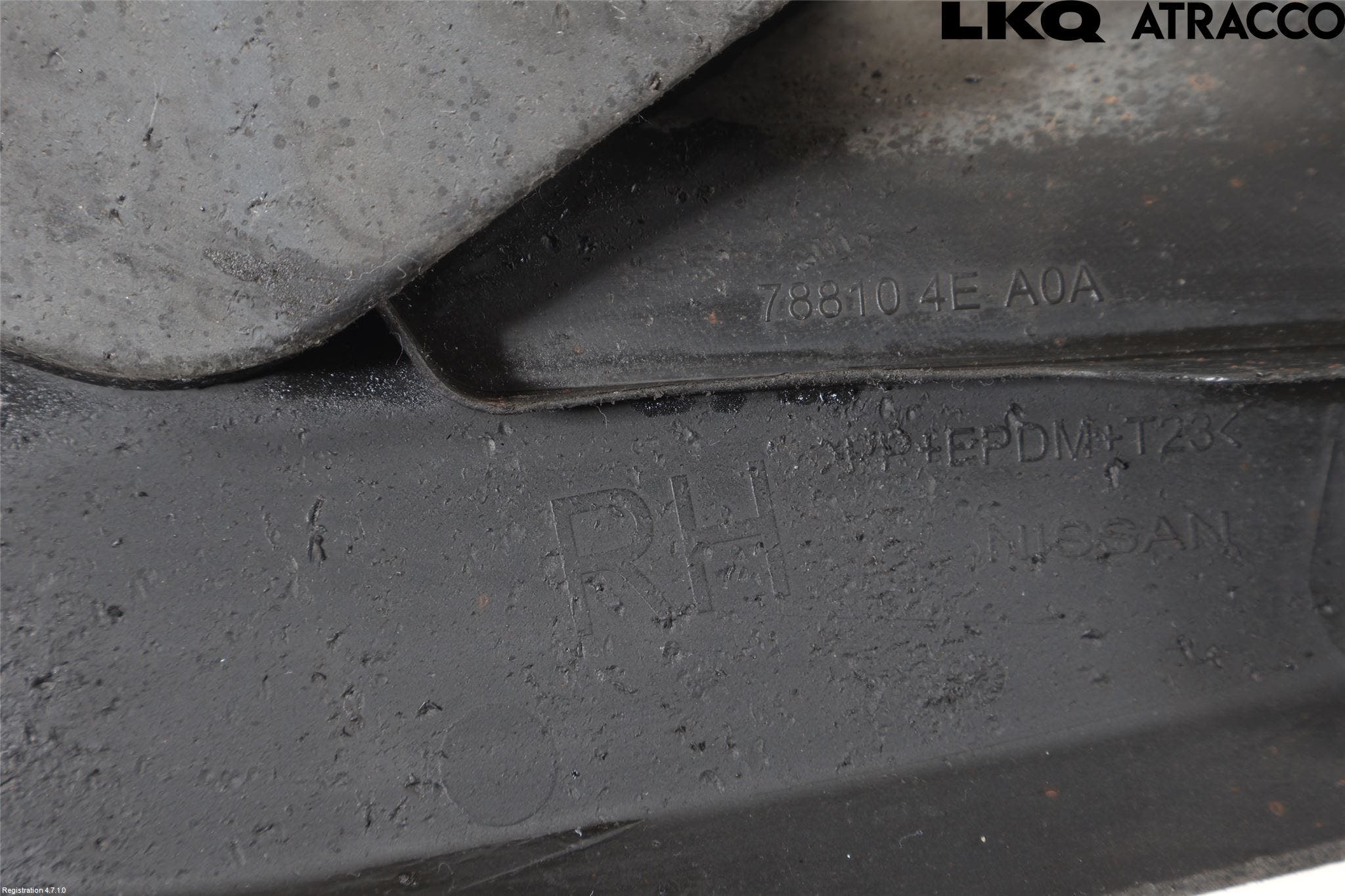 Nissan QASHQAI 14-17 Stänkskydd