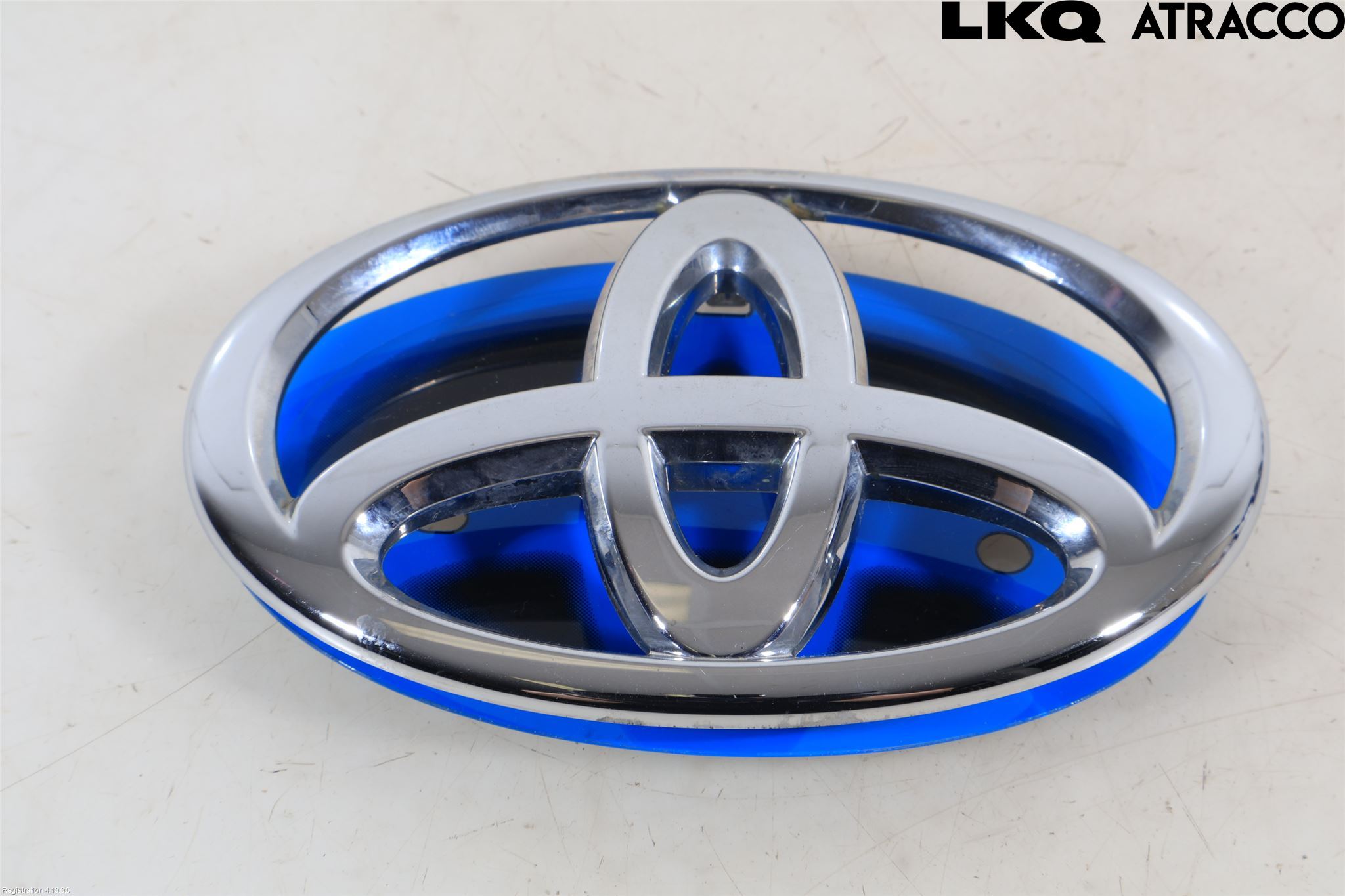Toyota YARIS XP130 12-14 Emblem