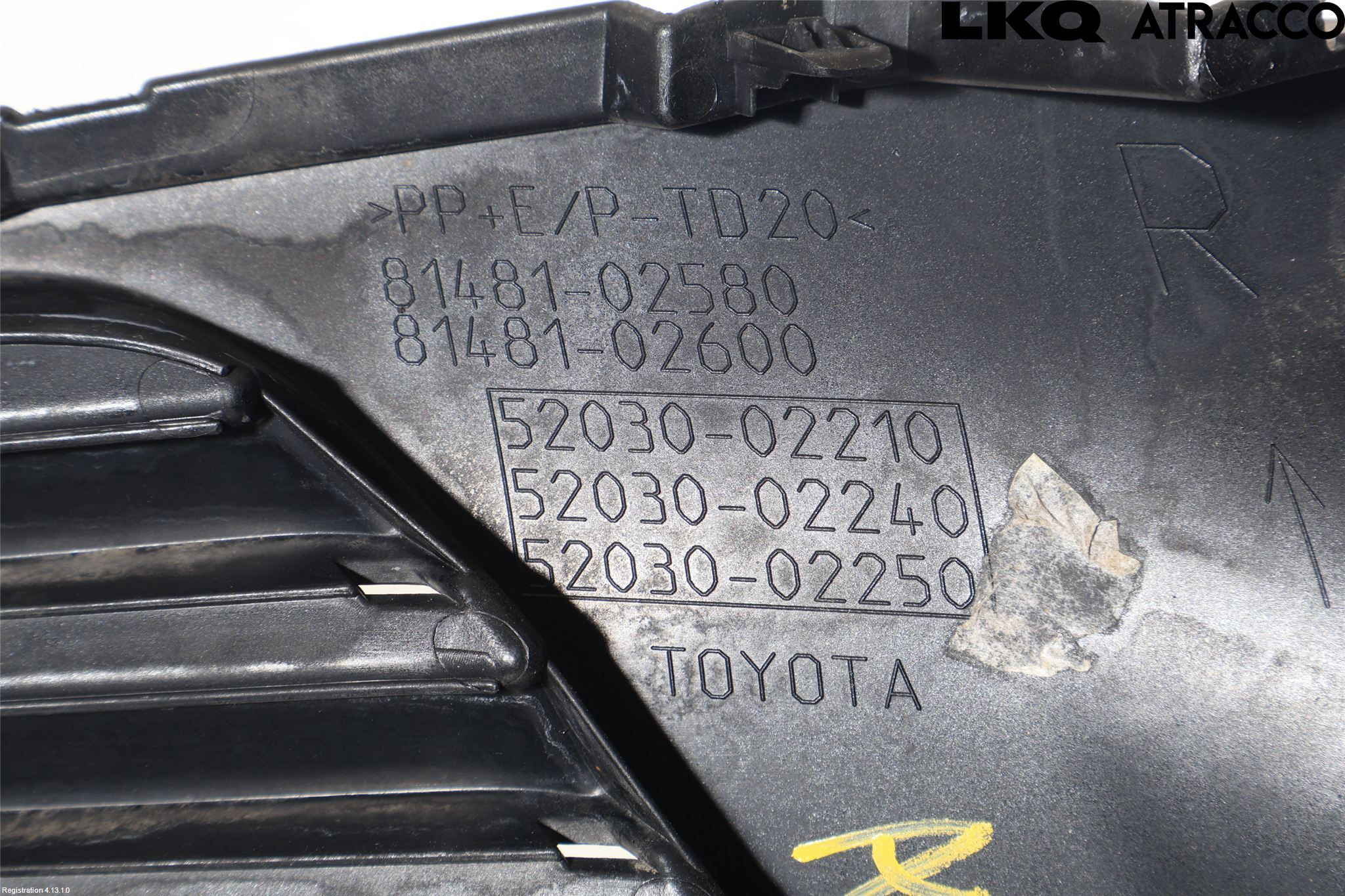 Toyota AURIS 13-19 Dimljussarg Fram