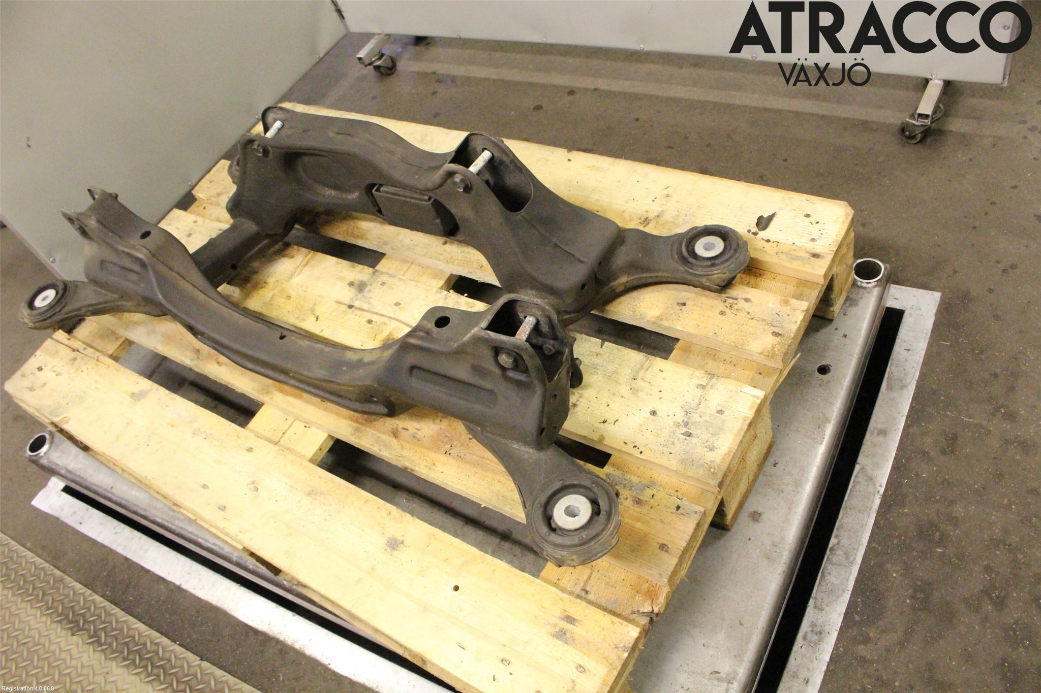 Mitsubishi ECLIPS CROSS Bakaxelbalk