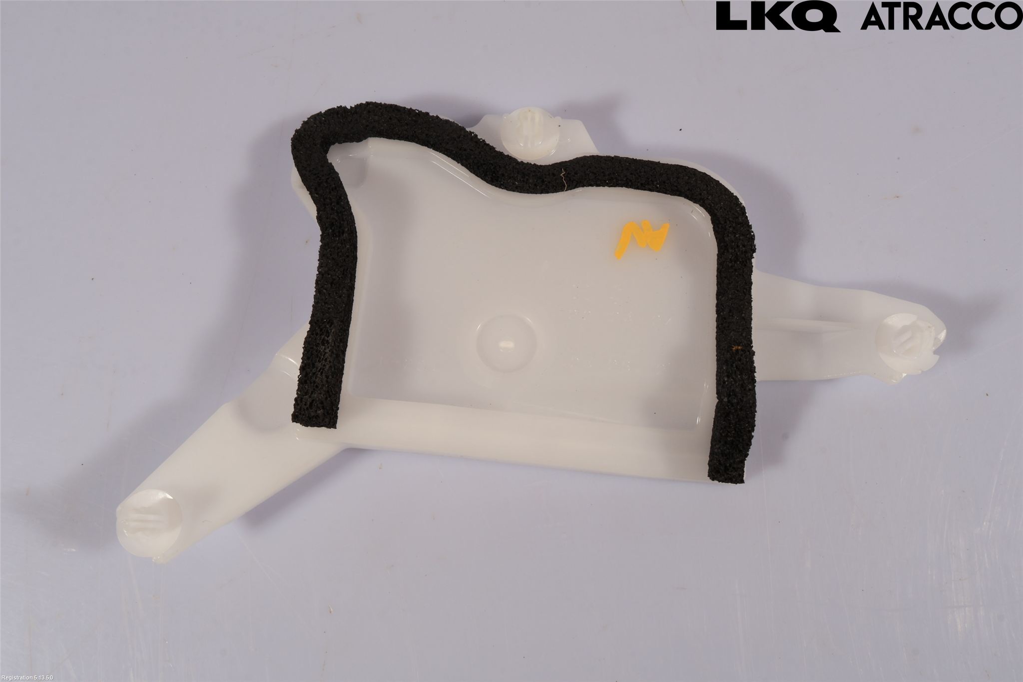 Lexus RZ 23- Inredning Bakluckeklädsel
