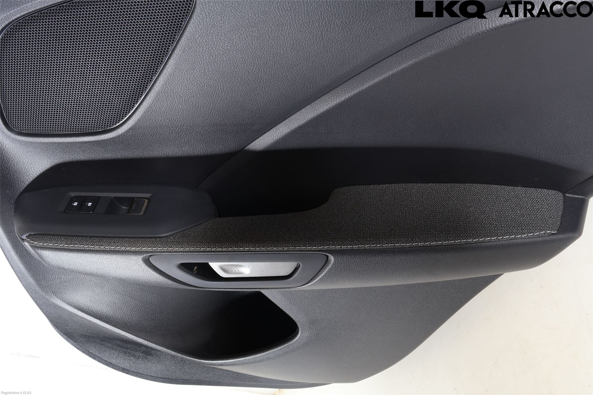 Lexus LBX 24- Dörrklädsel Hö