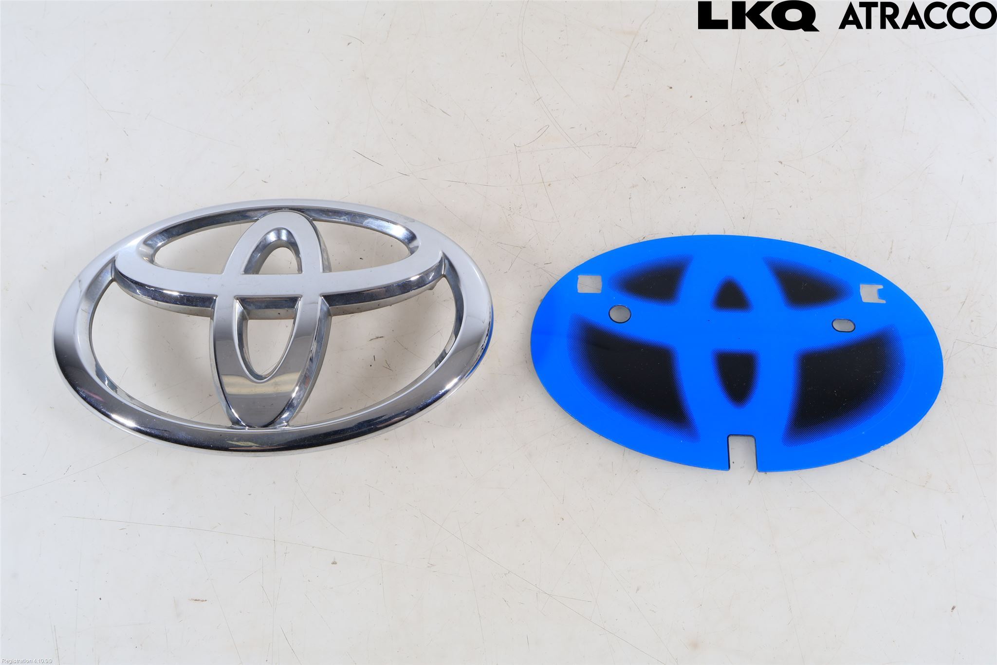 Toyota YARIS XP130 12-14 Emblem