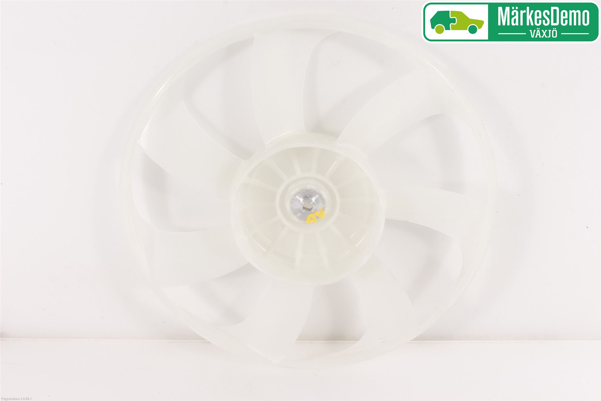 Toyota AURIS 13-19 Kylfläkt-Vinge