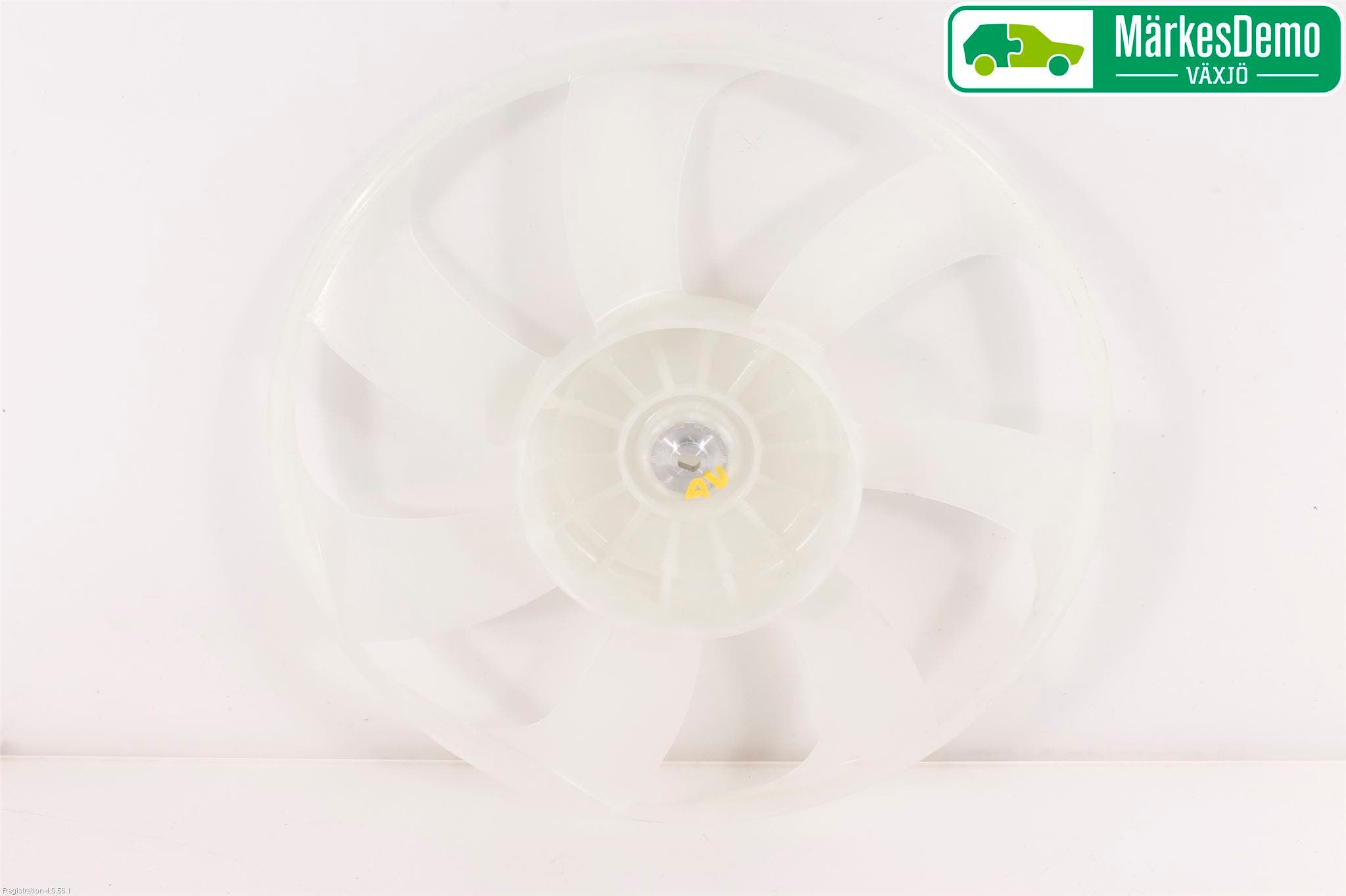 Toyota AURIS 13-19 Kylfläkt-Vinge