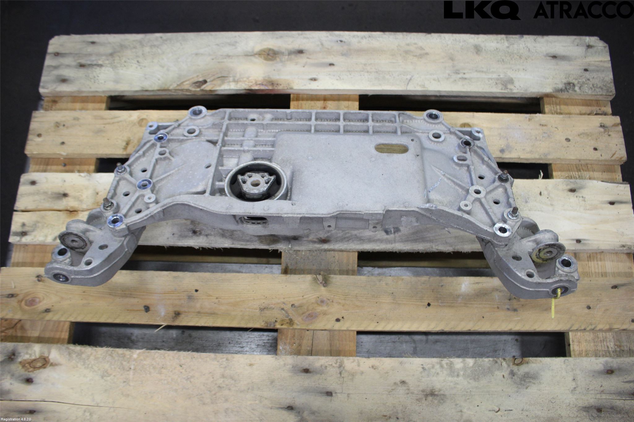 Volkswagen VW SCIROCCO 09-17 Framvagnsbalk