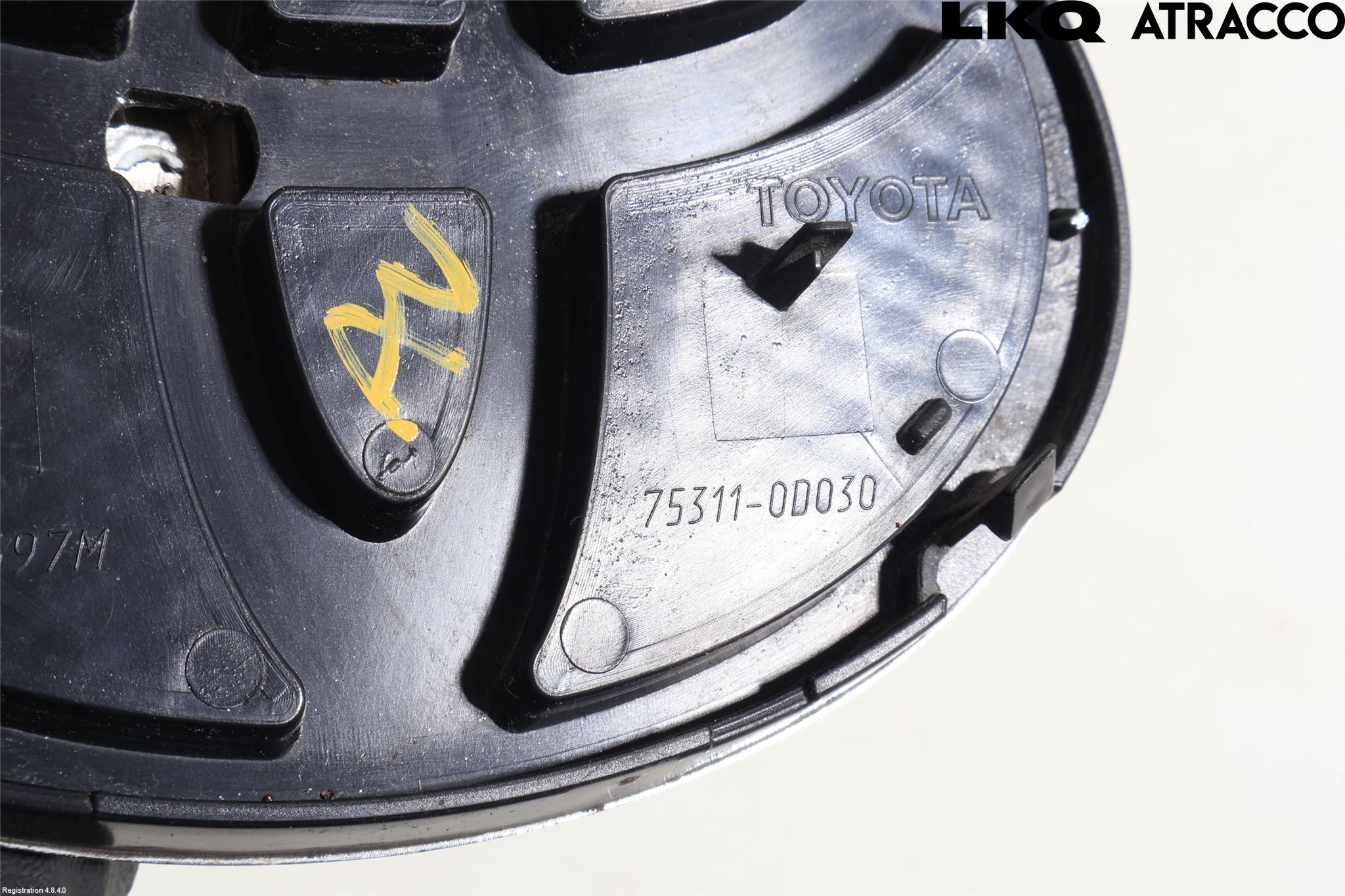 Toyota YARIS XP90 06-11 Emblem