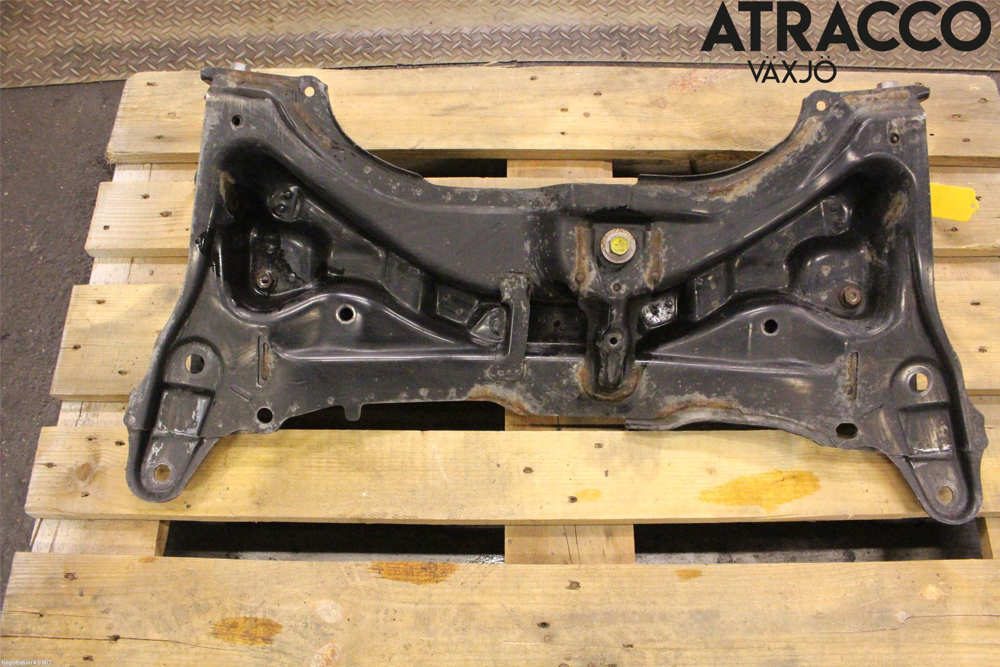 Toyota YARIS XP130 15-20 Framvagnsbalk