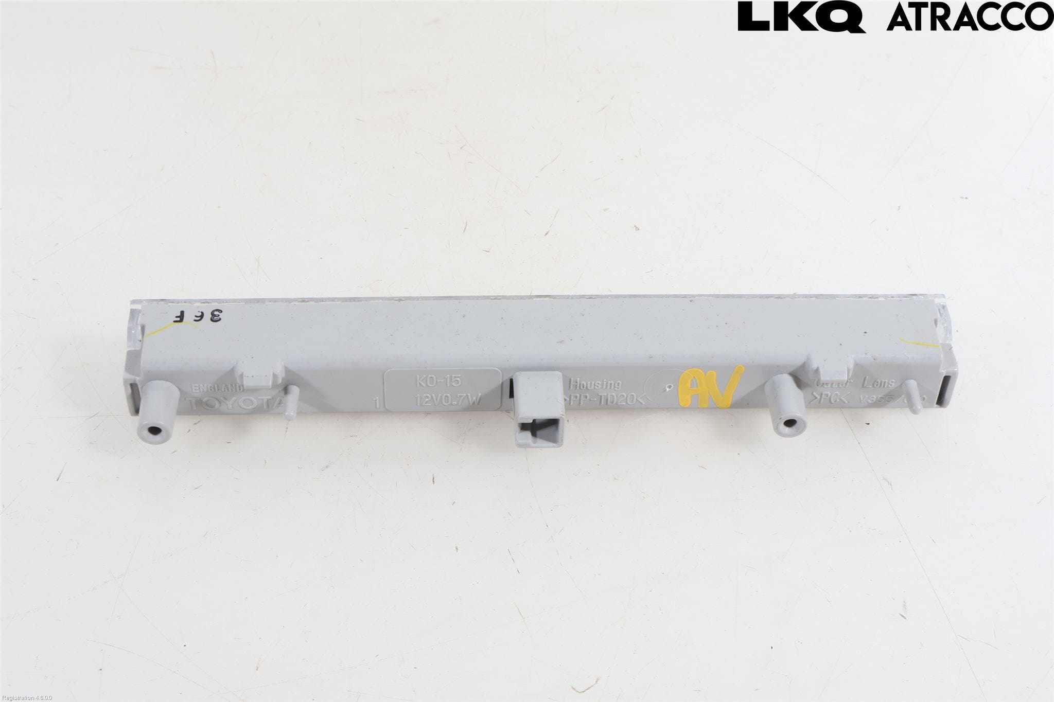 Toyota YARIS XP21 20- Bromsljus Bakruta