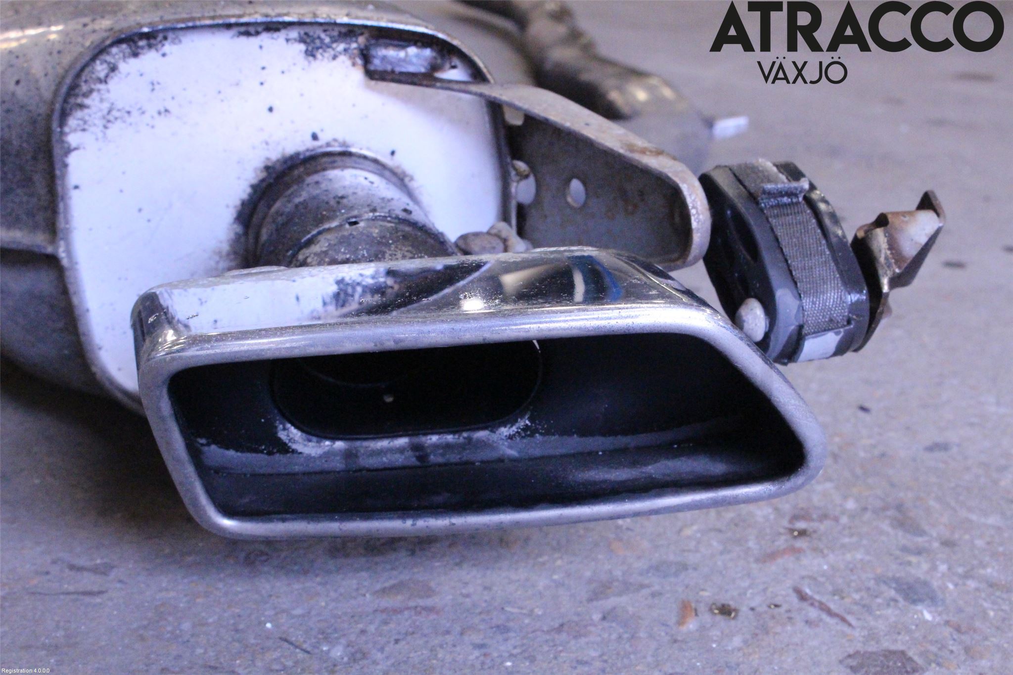 BMW 5 F10/F11/F18 09-17 Avgas Bakre Dämpare