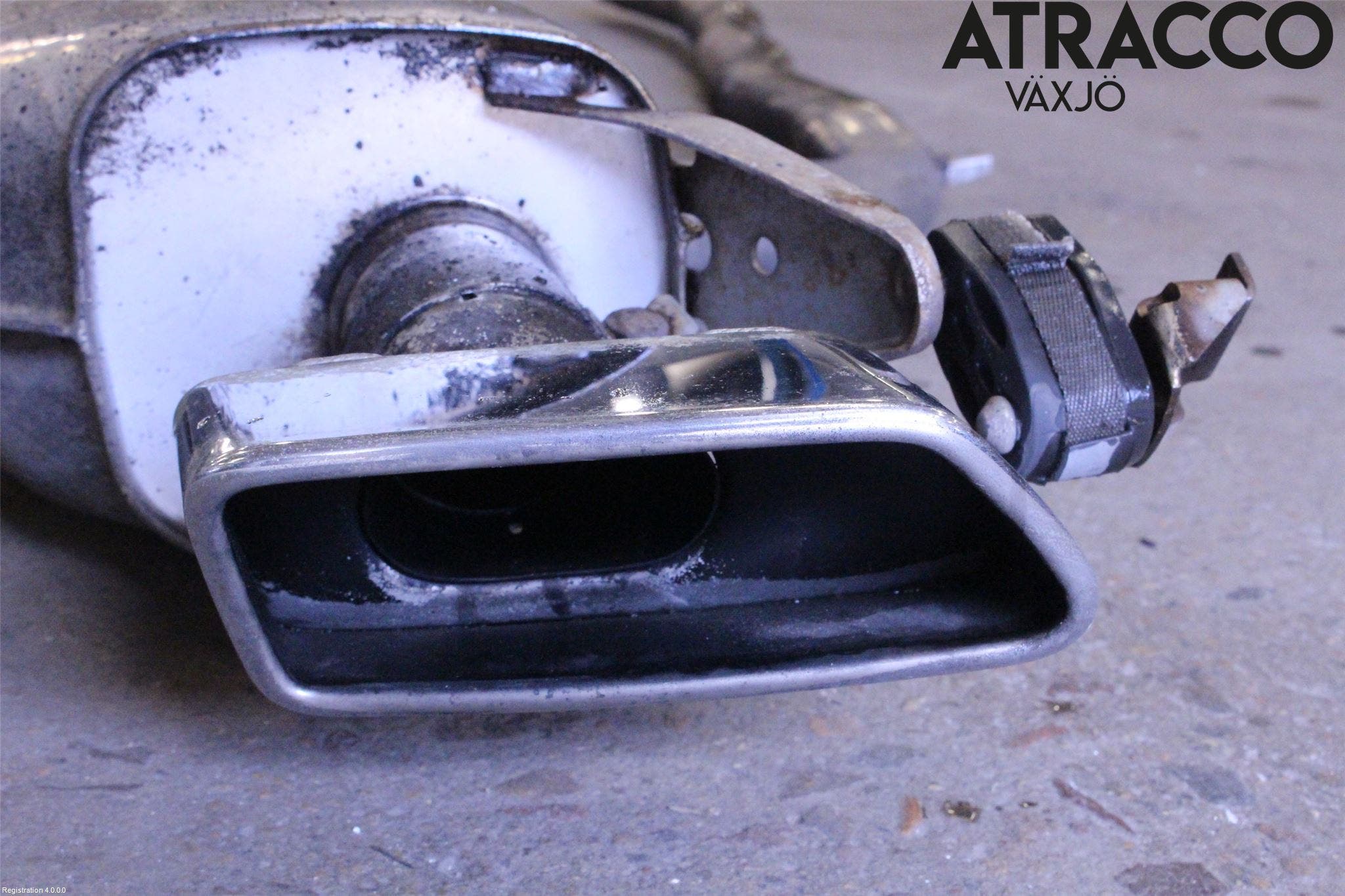 BMW 5 F10/F11/F18 09-17 Avgas Bakre Dämpare