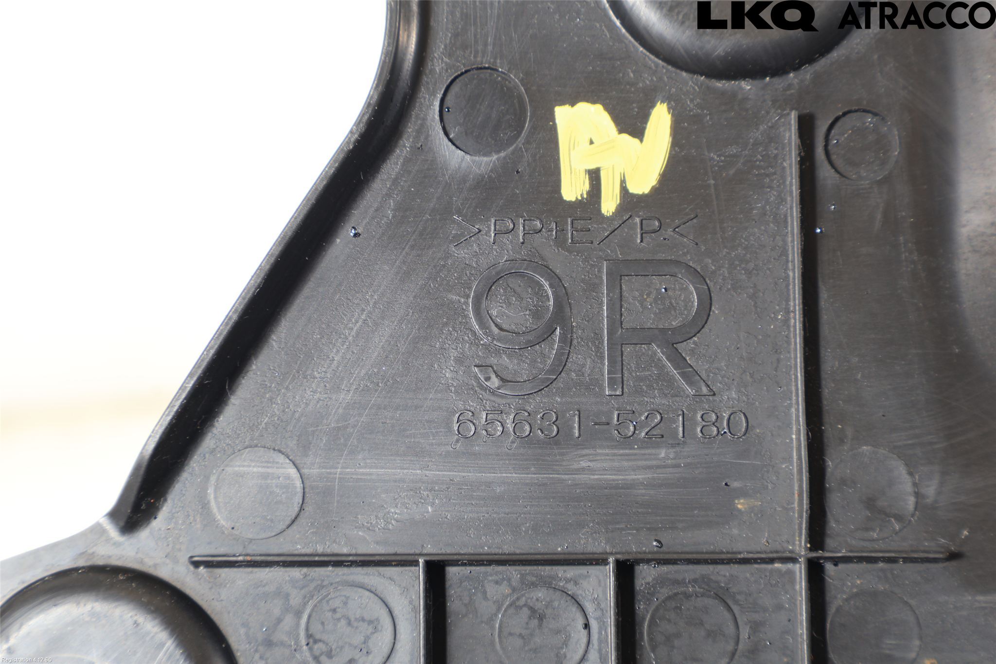 Lexus LBX 24- Stänkskydd